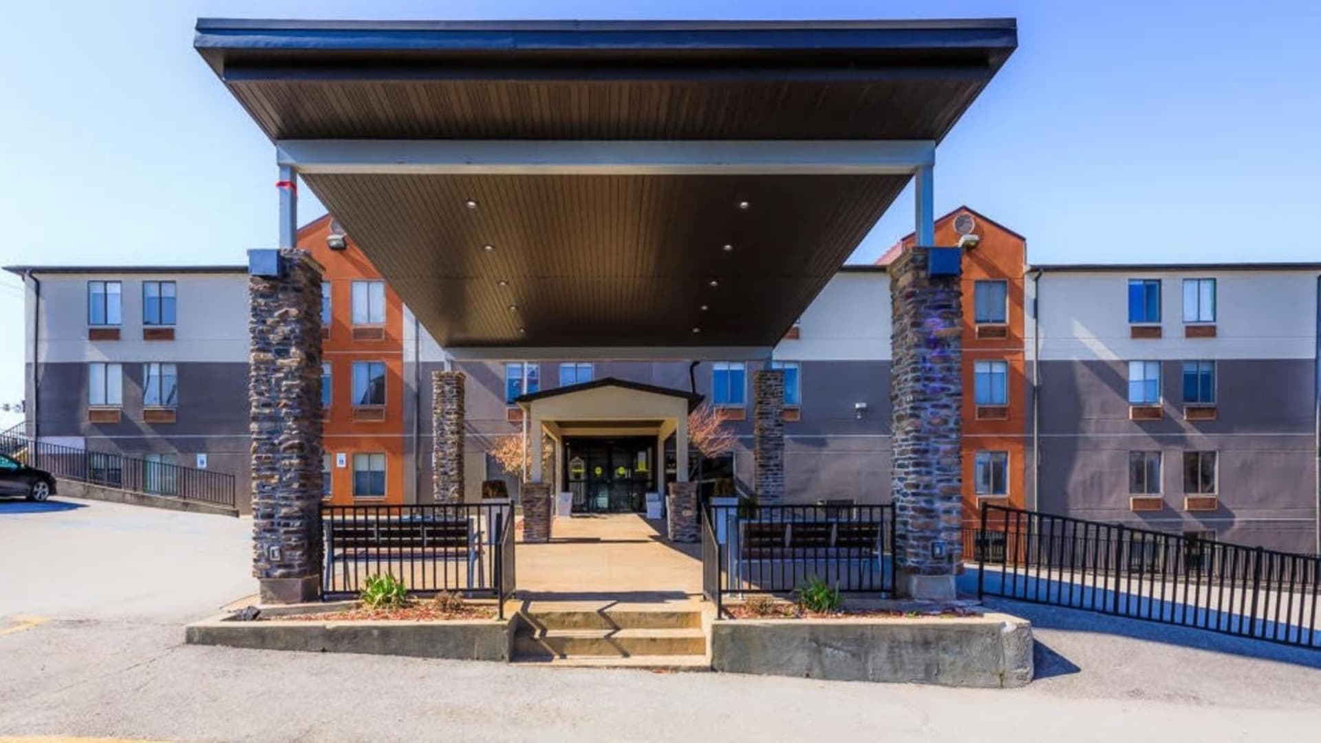 Holiday Inn Express Osage Beach - Lake of the Ozarks by IHG featured exterior or lobby in Osage Beach, MO — similar hotel