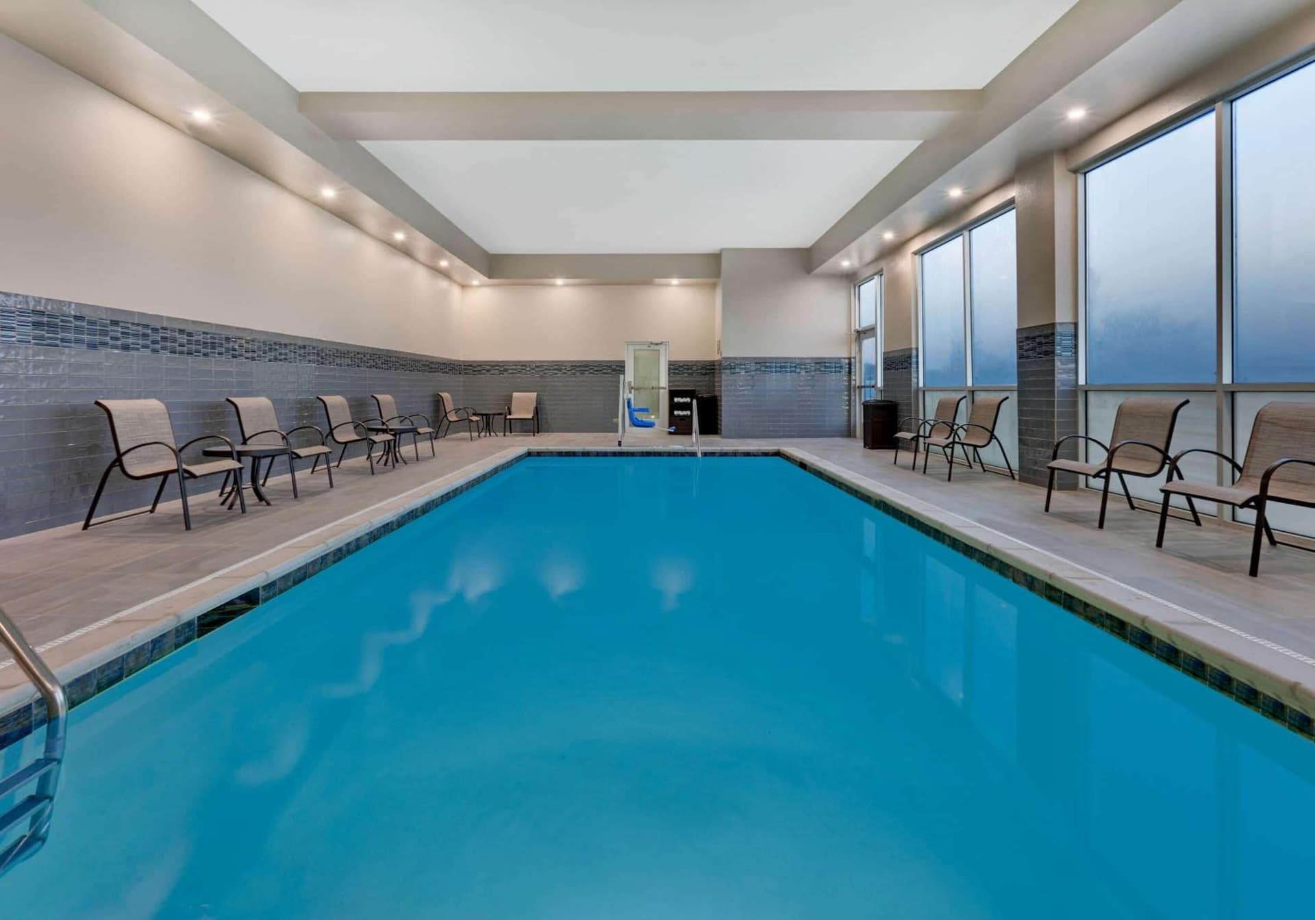 La Quinta Inn & Suites by Wyndham Lewisville gallery photo in Lewisville, TX — image 28