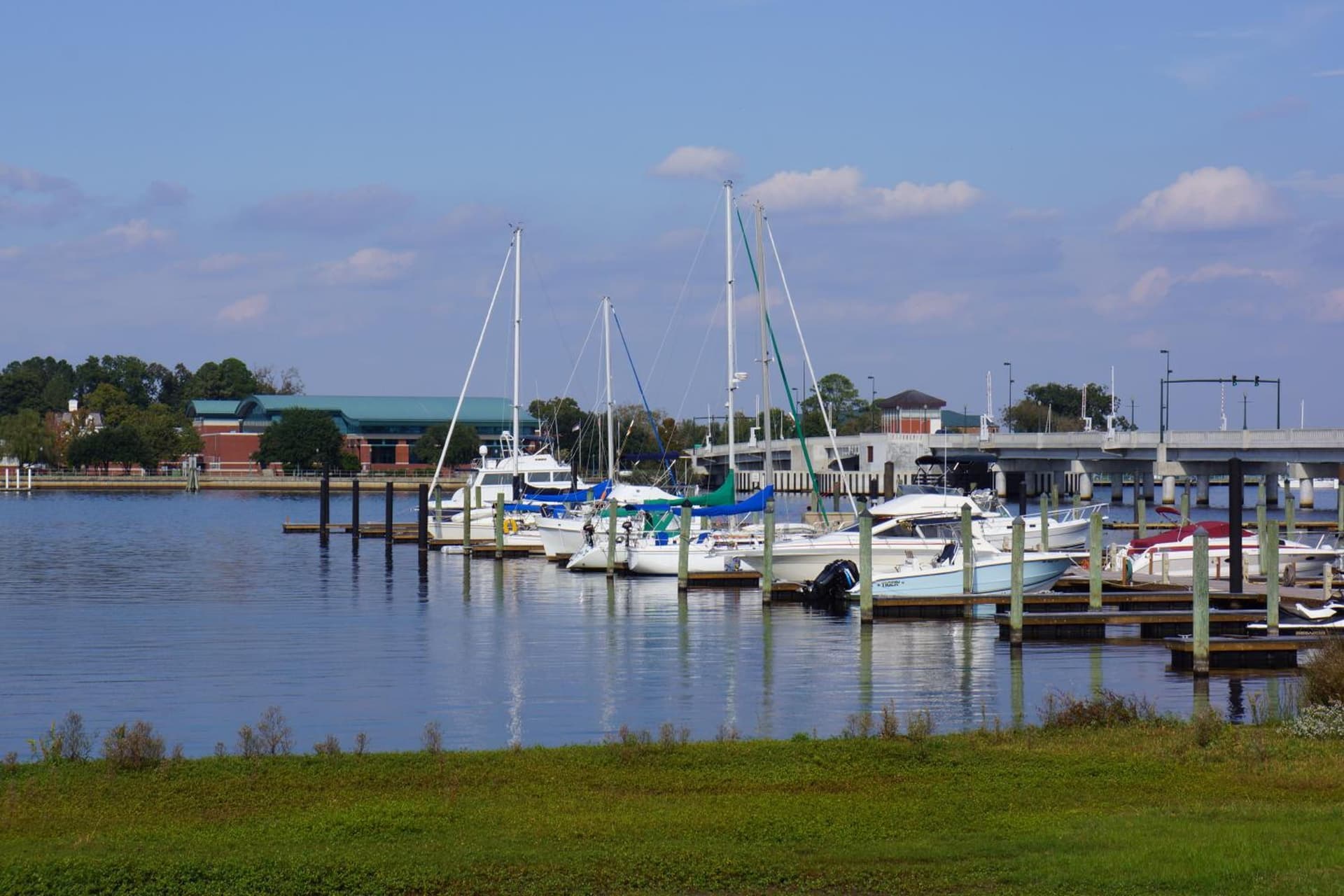 BridgePointe Hotel & Marina gallery photo in New Bern, NC — image 9