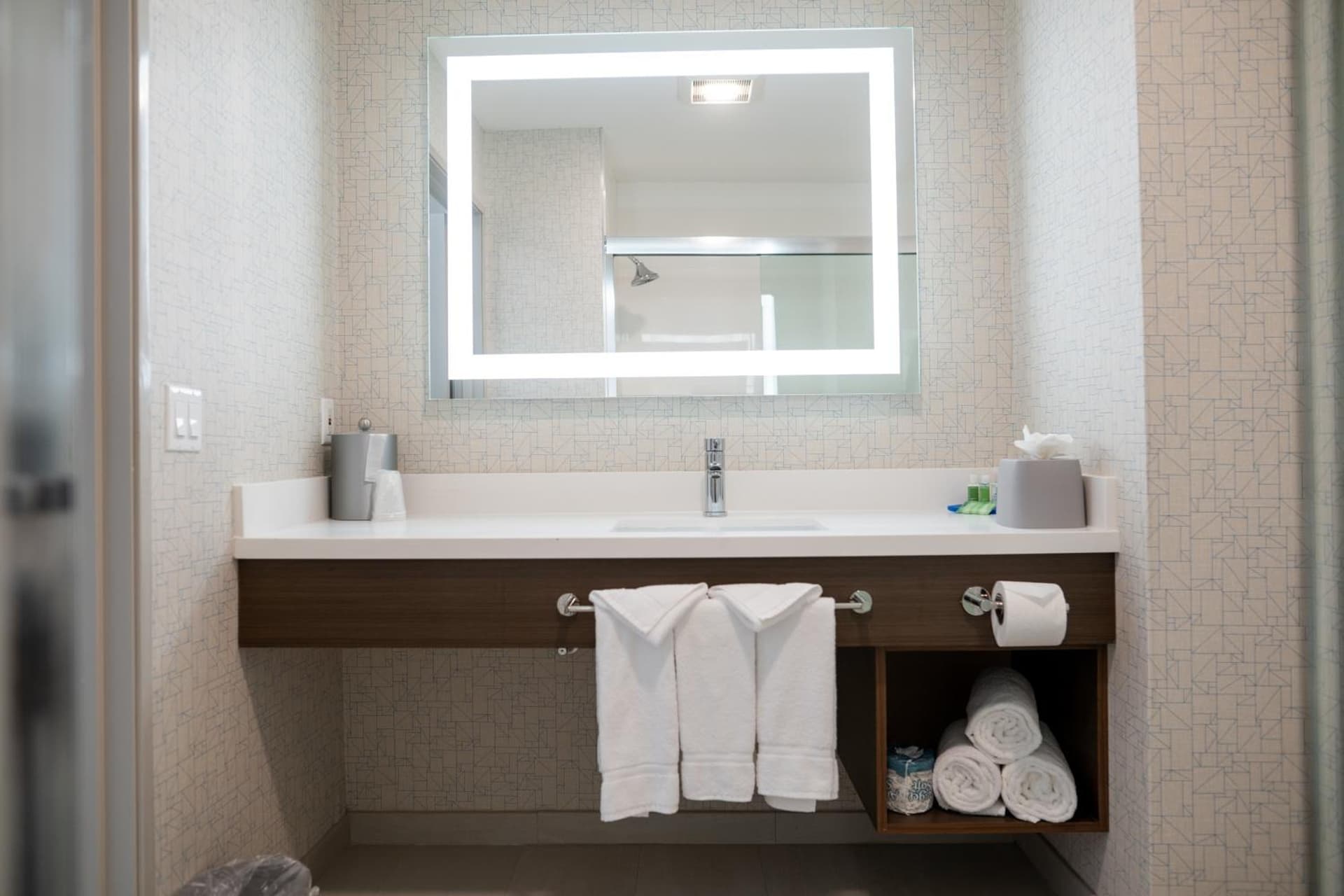 Holiday Inn Express San Clemente N – Beach Area by IHG property views in San Clemente, CA — gallery photo 3