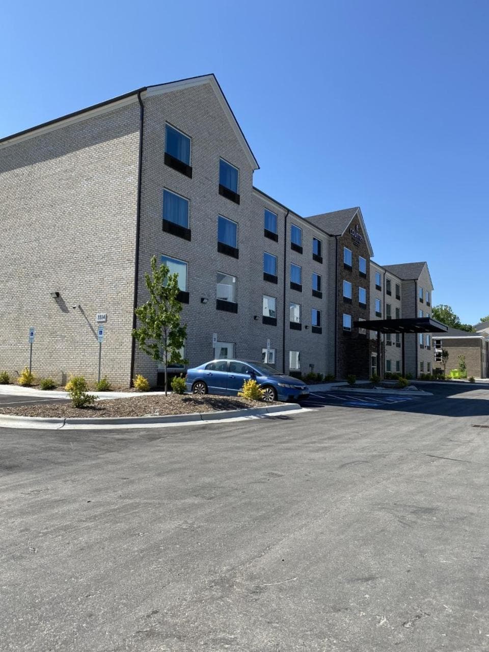 Country Inn & Suites by Radisson, Greensboro, NC gallery photo in Greensboro, NC — image 24