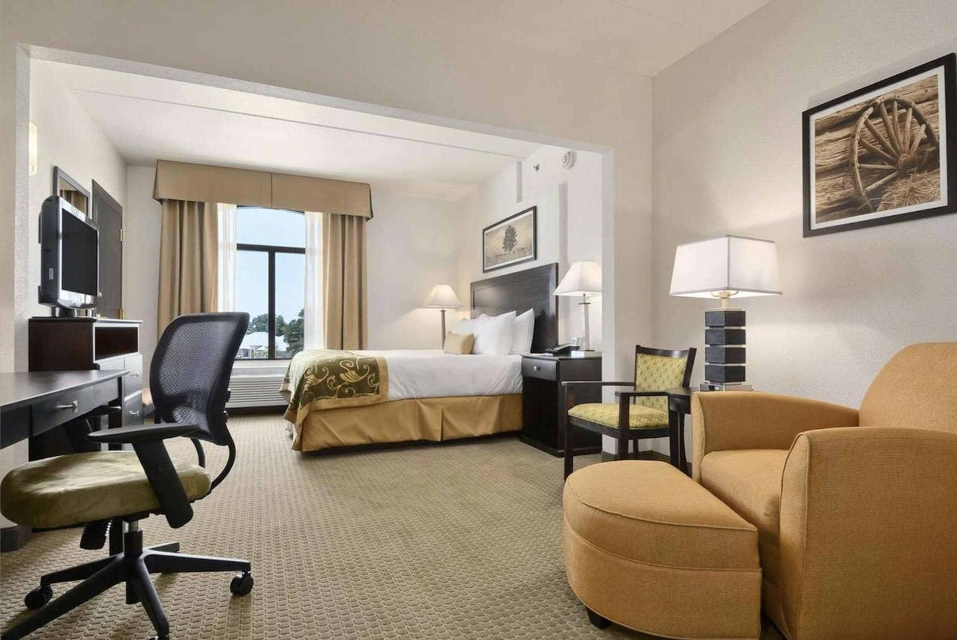 Comfort Inn & Suites Frisco East - McKinney gallery photo in Frisco, TX — image 9