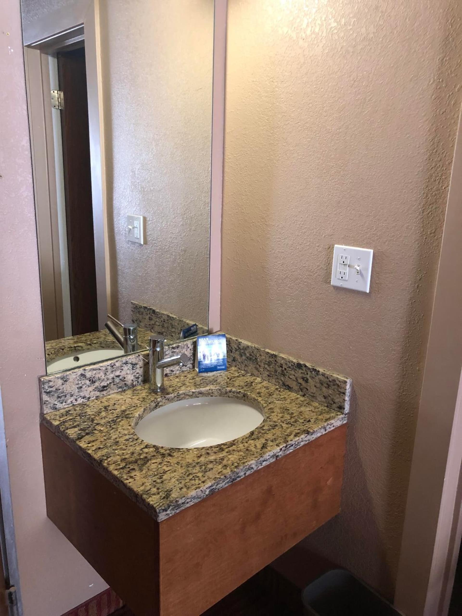 Travelodge by Wyndham Lakeland gallery photo in Lakeland, FL — image 52
