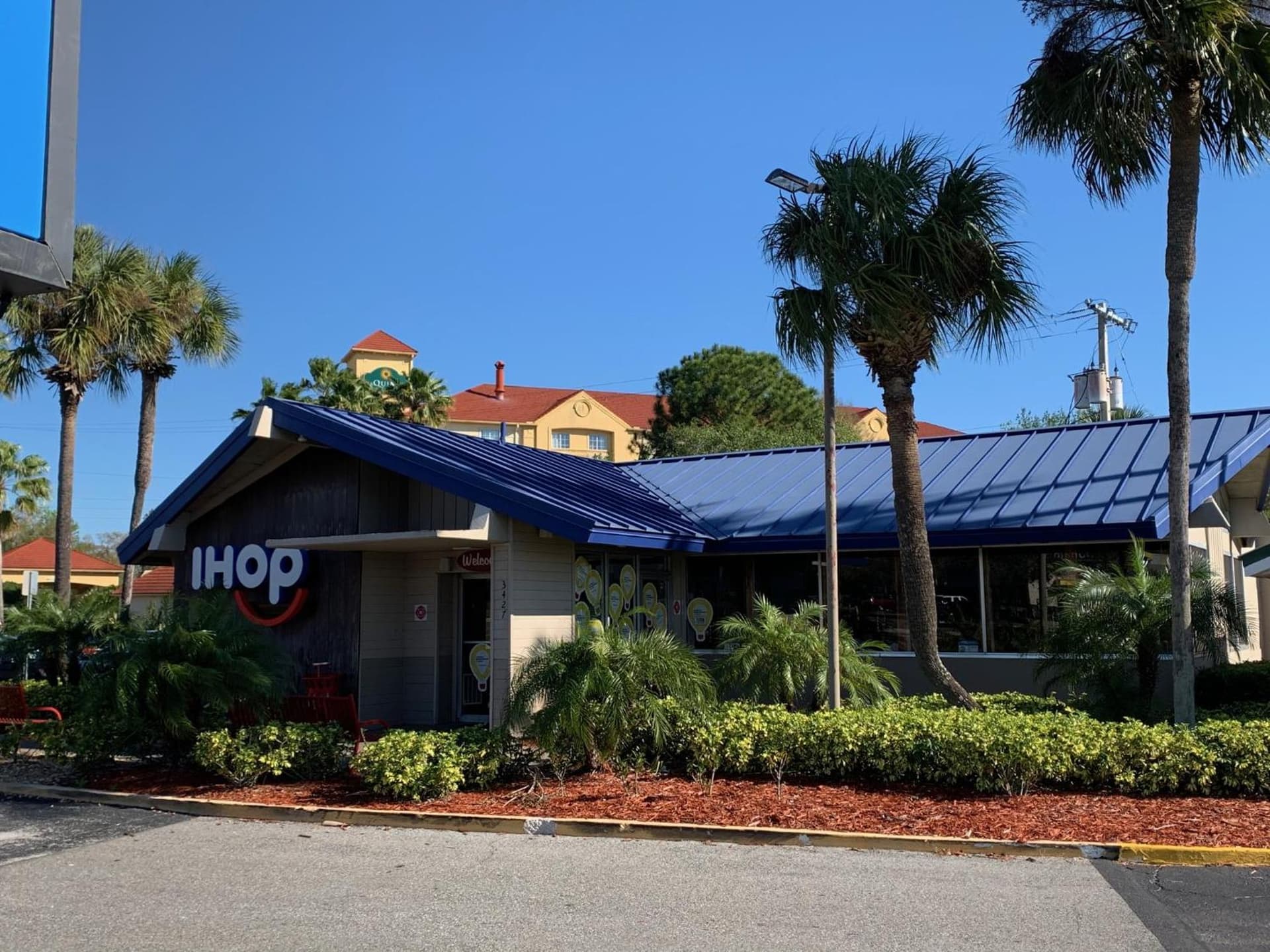Travelodge by Wyndham Lakeland property views in Lakeland, FL — gallery photo 3