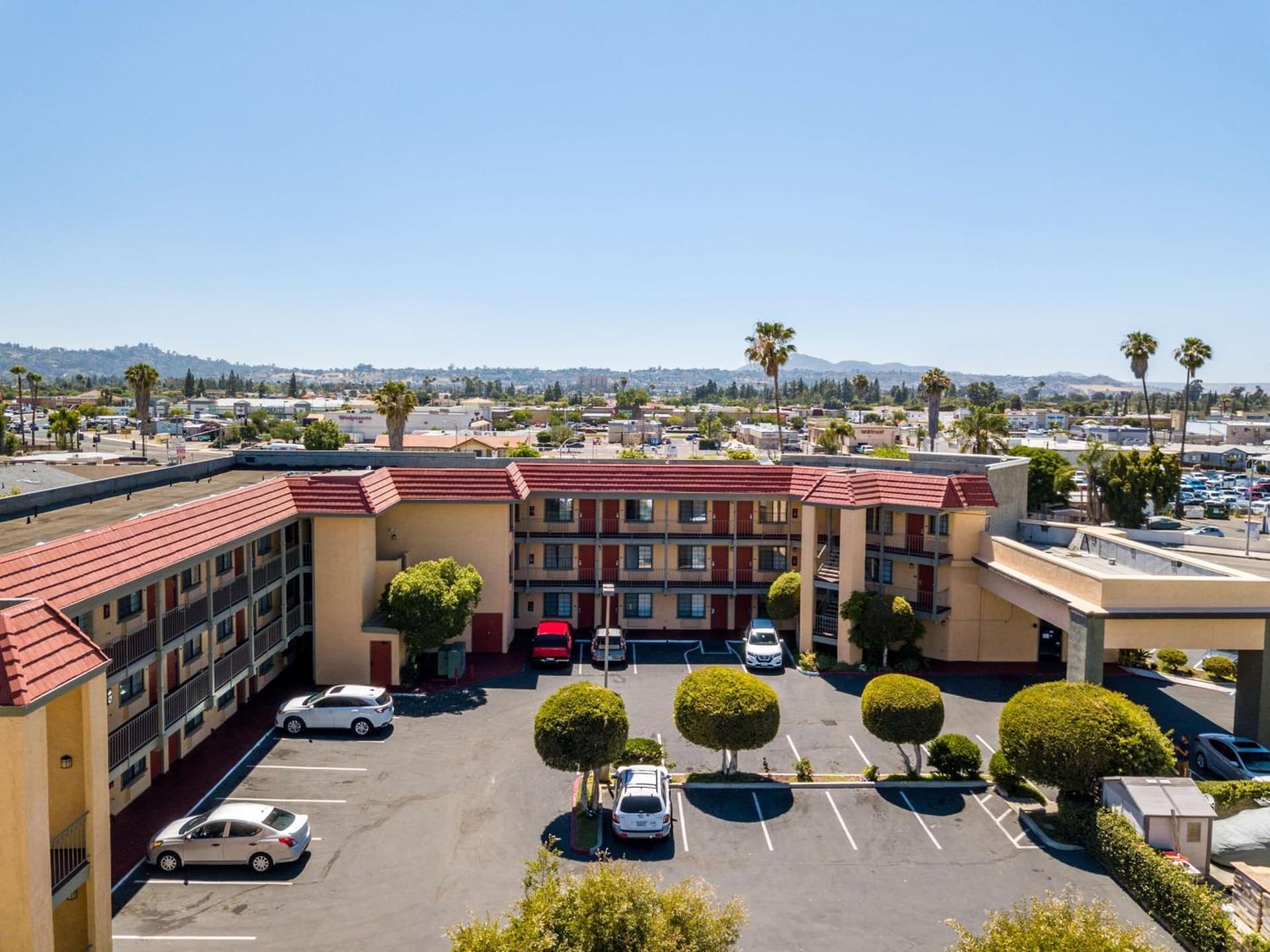 Rancho San Diego Inn & Suites gallery photo in El Cajon, CA — image 9