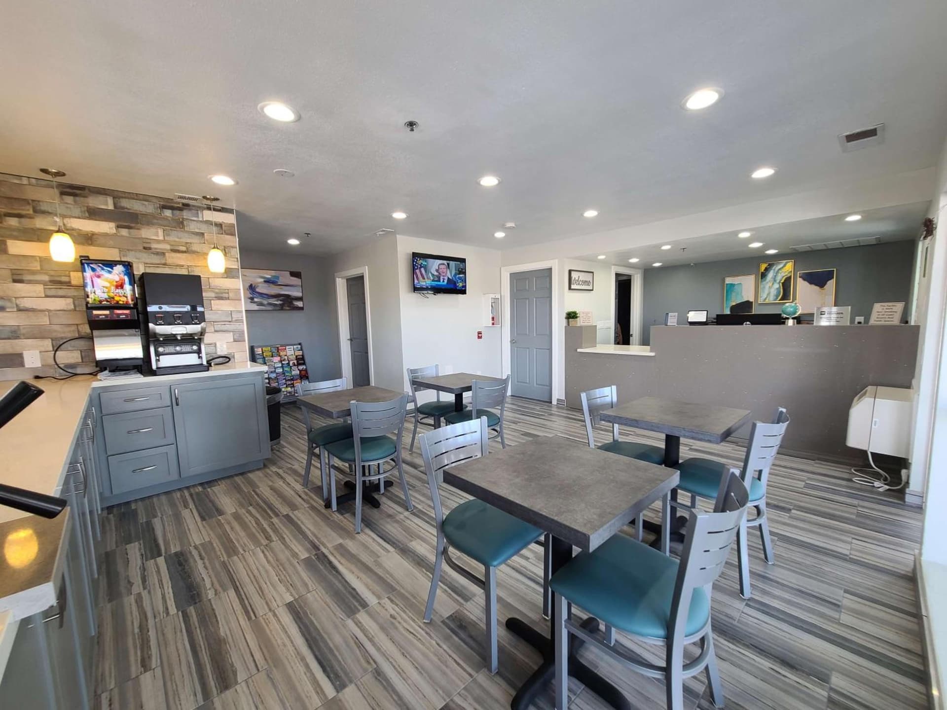 SureStay Hotel by Best Western Chowchilla Yosemite property views in Chowchilla, CA — gallery photo 3