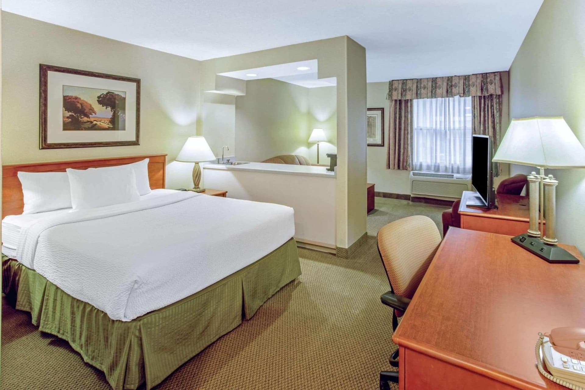 La Quinta by Wyndham Appleton College Avenue gallery photo in Appleton, WI — image 46