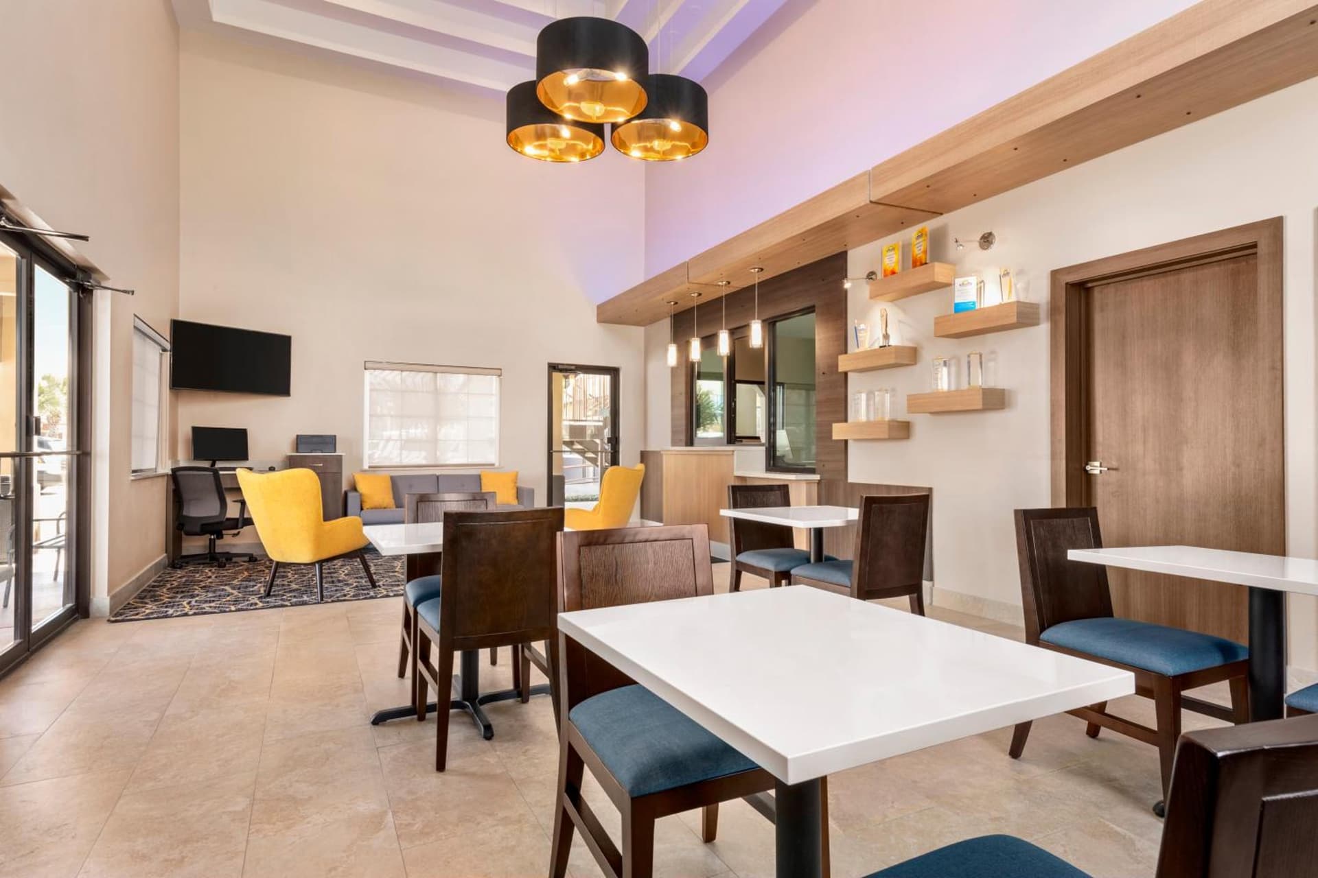 Days Inn & Suites by Wyndham Houston Hobby Airport gallery photo in Houston, TX — image 49