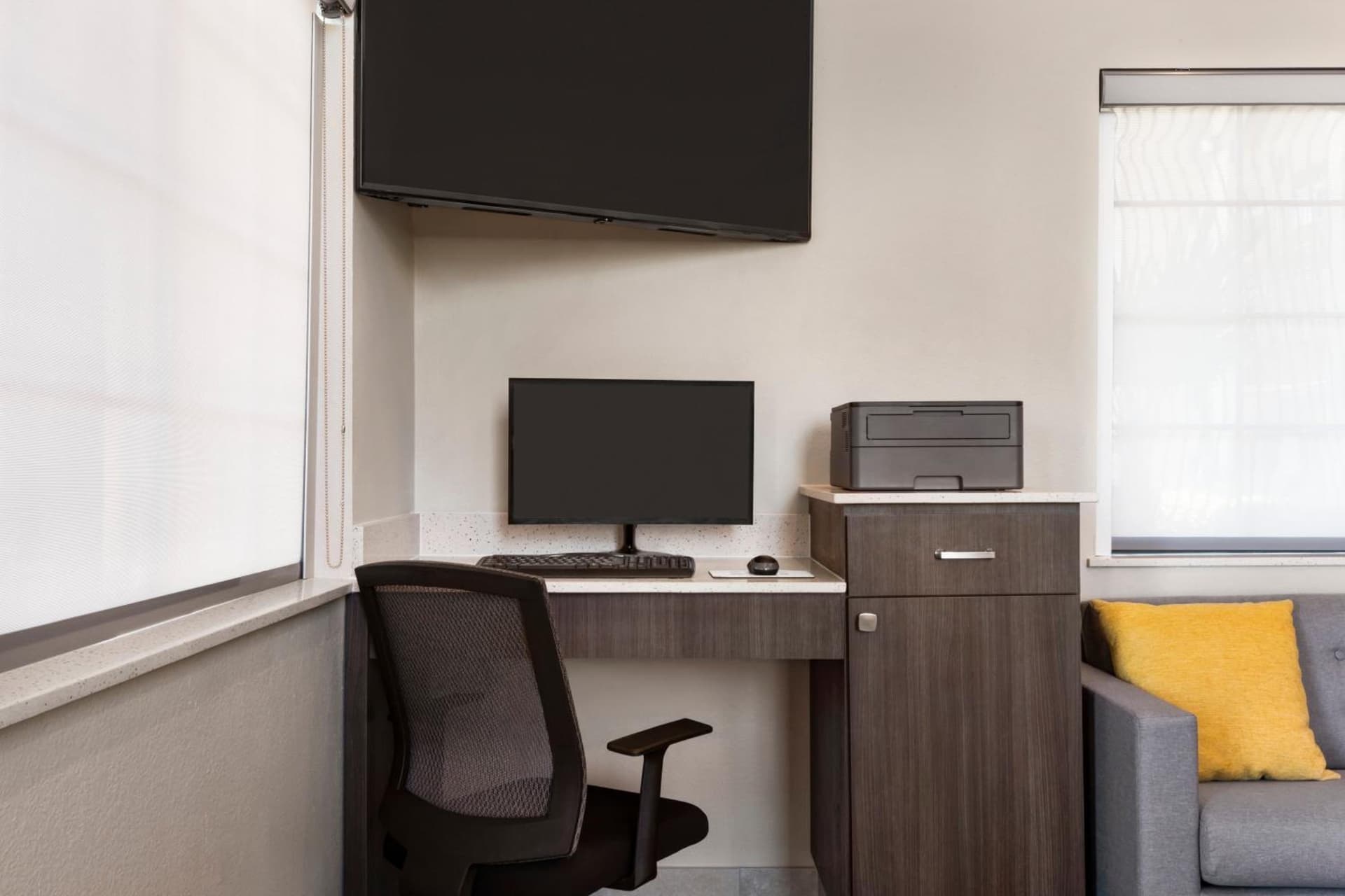 Days Inn & Suites by Wyndham Houston Hobby Airport gallery photo in Houston, TX — image 39