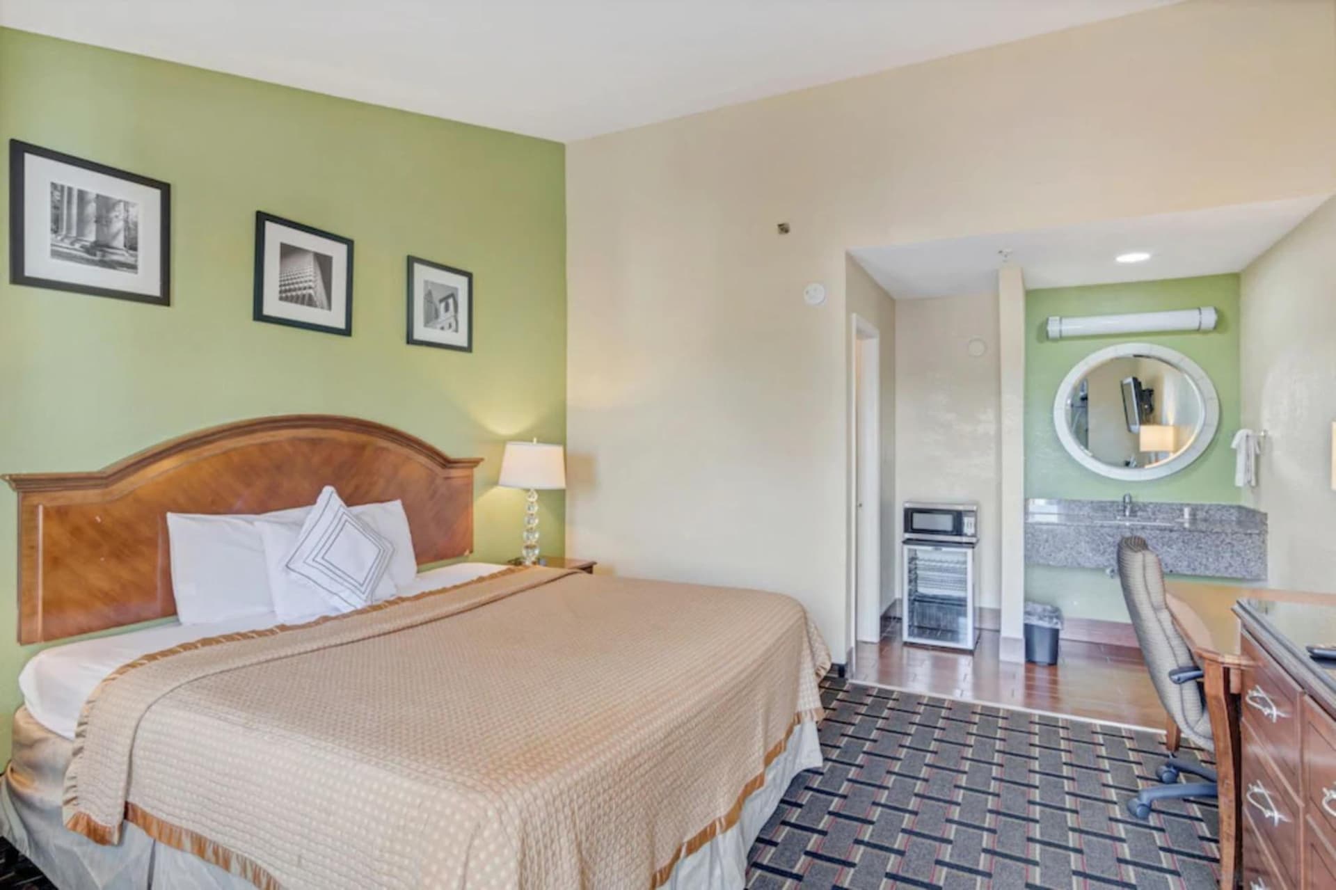 Savannah Garden Hotel interior in Savannah, GA — gallery photo 2