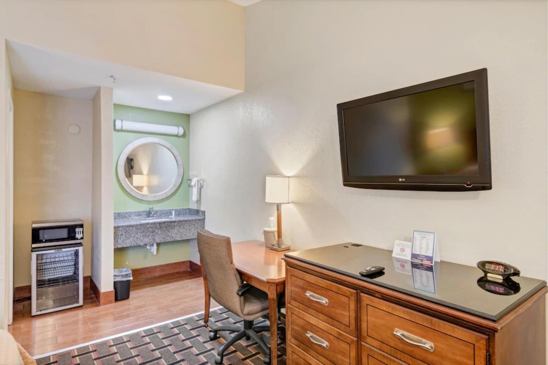 Savannah Garden Hotel property views in Savannah, GA — gallery photo 3