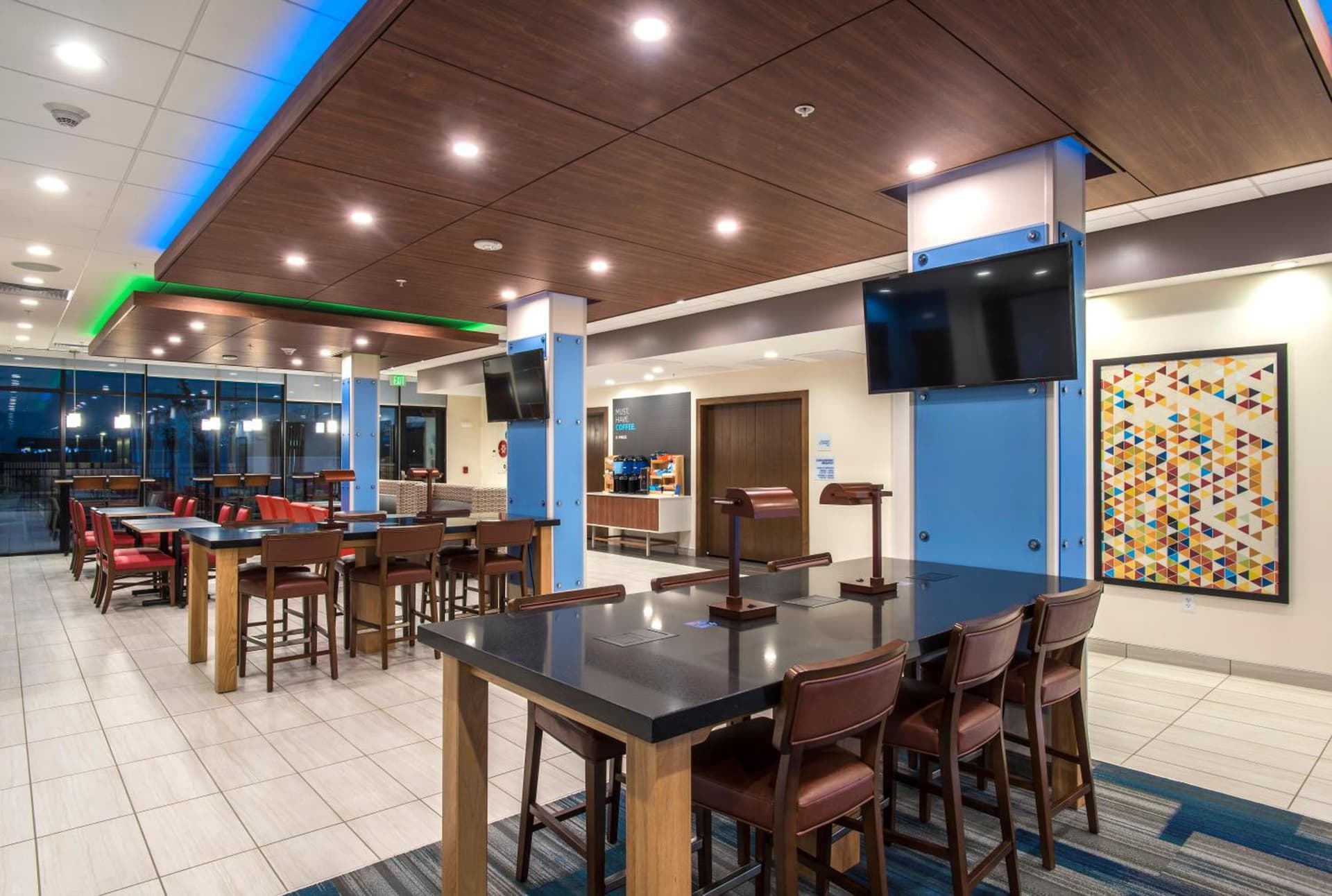 Holiday Inn Express & Suites - Phoenix North - Happy Valley by IHG property views in Phoenix, AZ — gallery photo 3