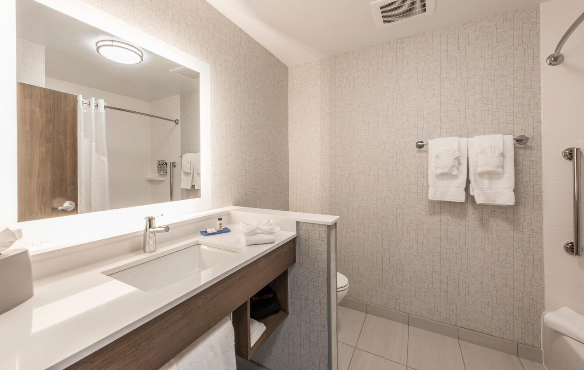 Holiday Inn Express & Suites - Phoenix North - Happy Valley by IHG gallery photo in Phoenix, AZ — image 8