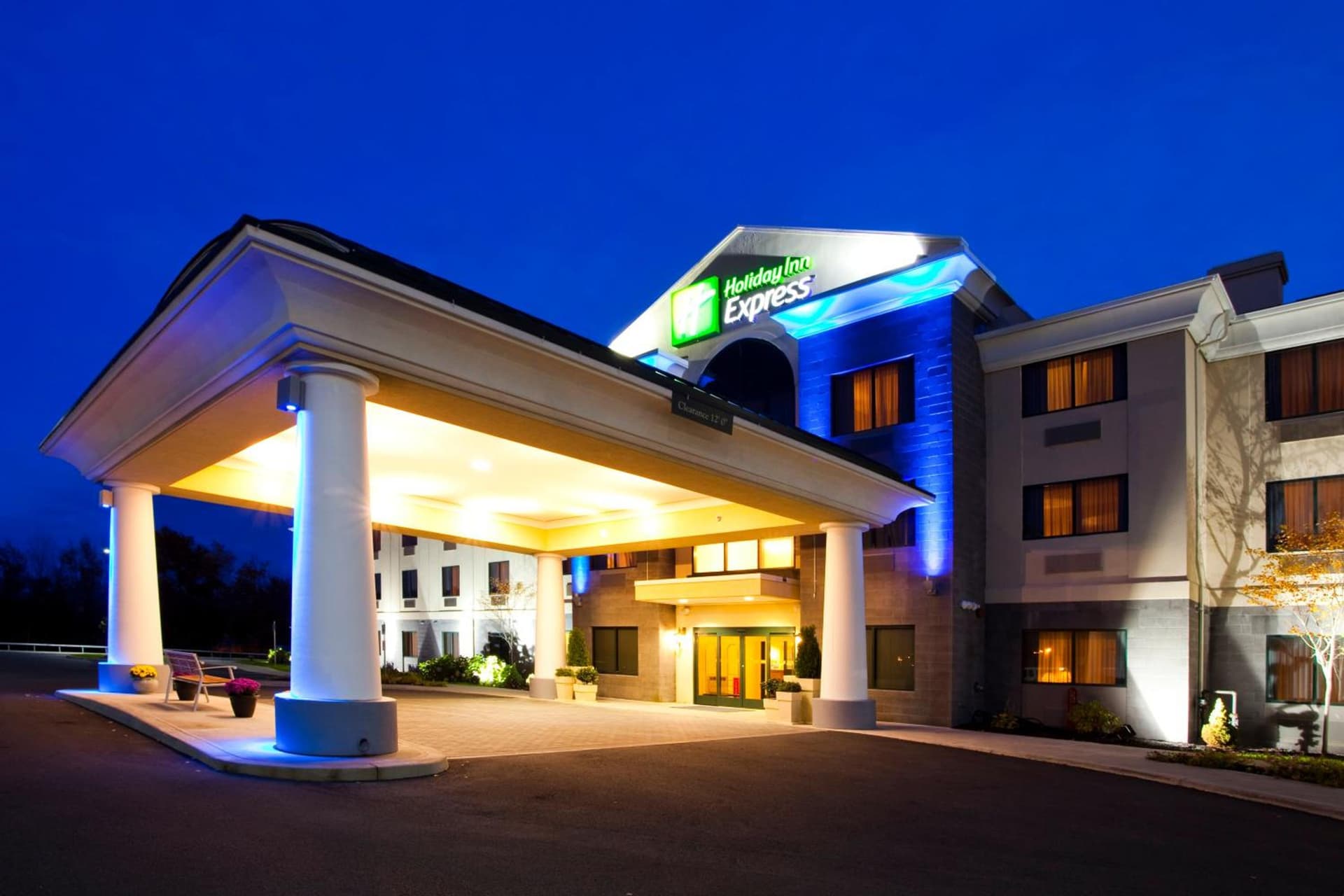 Holiday Inn Express Syracuse Airport by IHG featured exterior or lobby in North Syracuse, NY — similar hotel