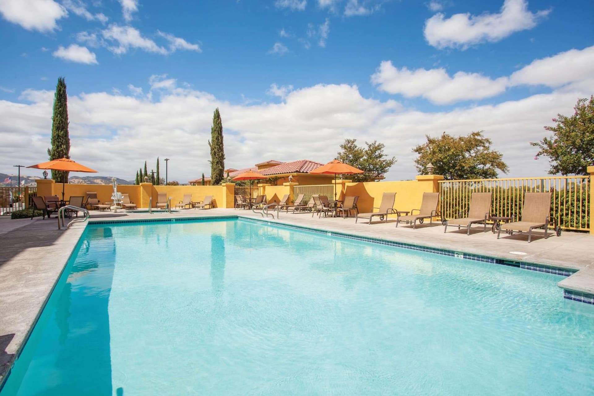 La Quinta by Wyndham Paso Robles interior in Paso Robles, CA — gallery photo 2