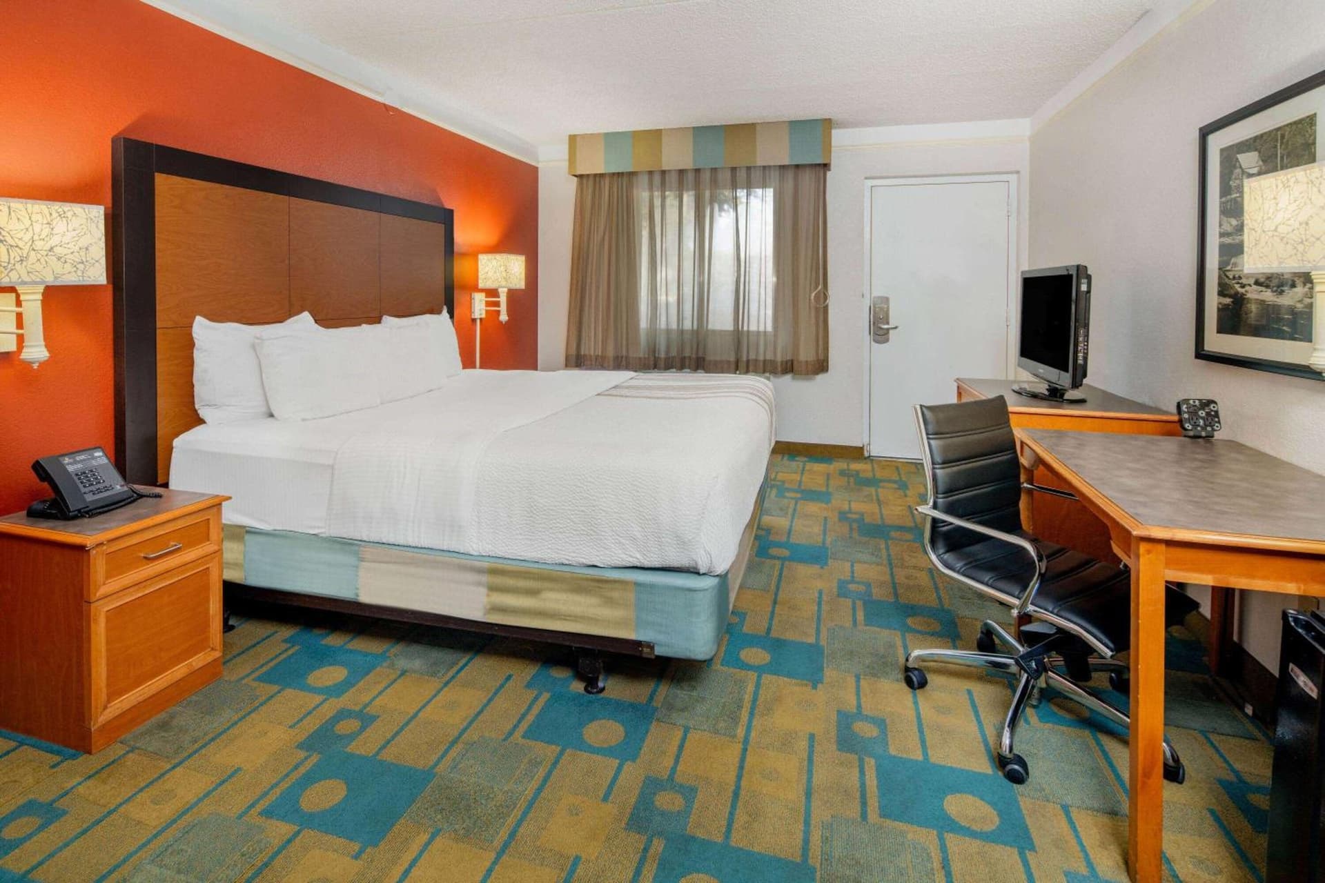 La Quinta Inn & Suites by Wyndham Irvine Spectrum gallery photo in Irvine, CA — image 26