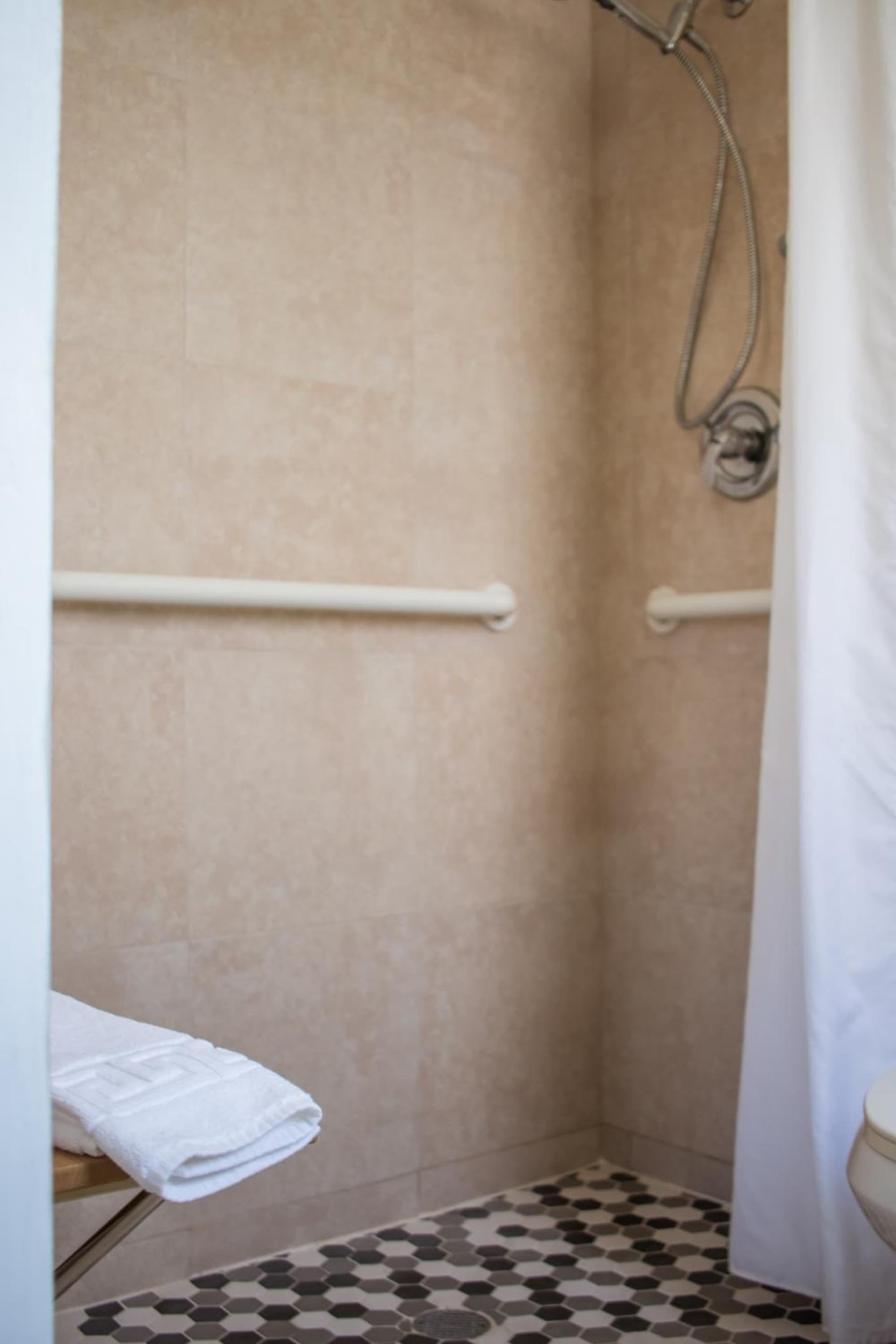 Riptide Oceanfront Hotel gallery photo in Hollywood, FL — image 4