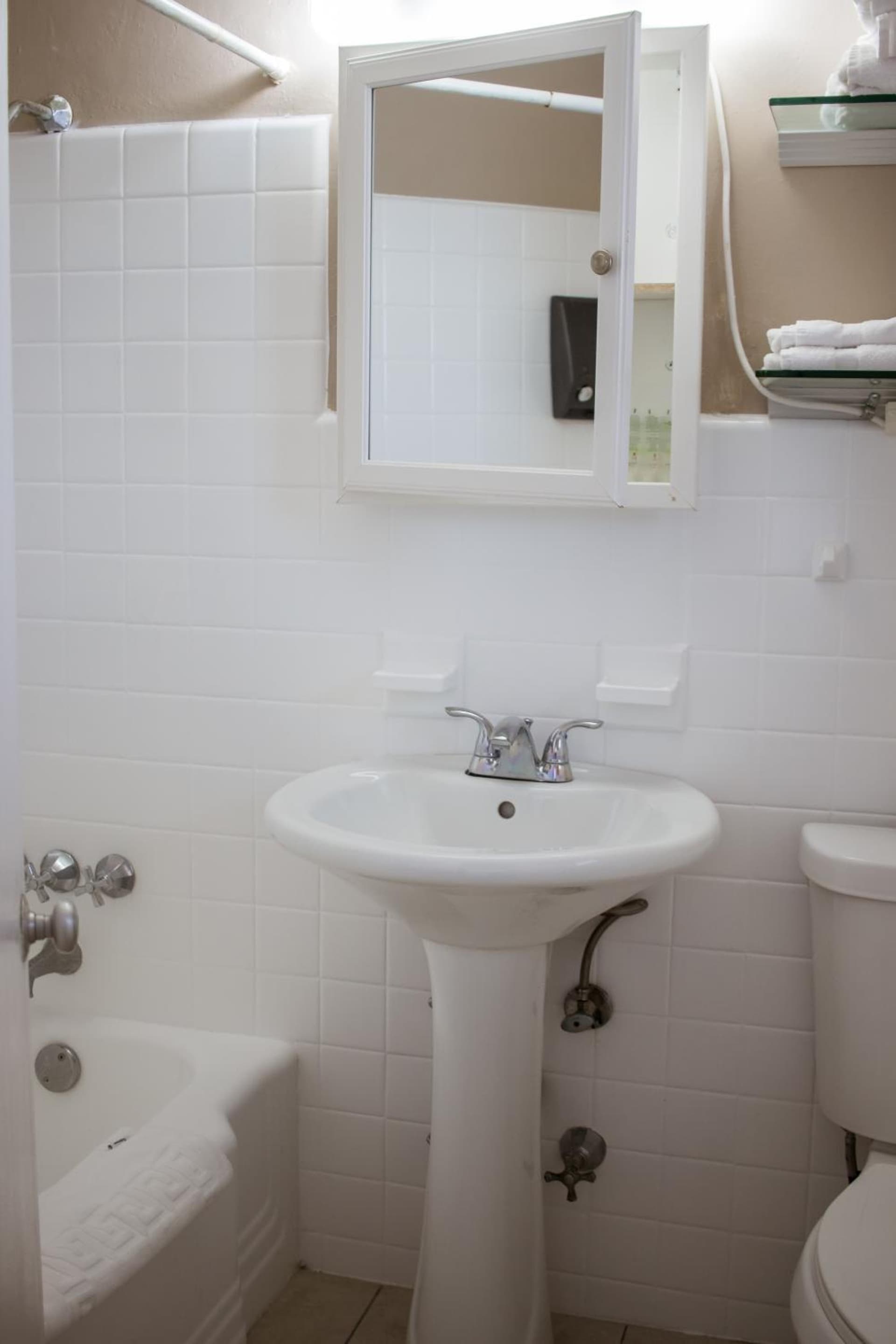 Riptide Oceanfront Hotel gallery photo in Hollywood, FL — image 23