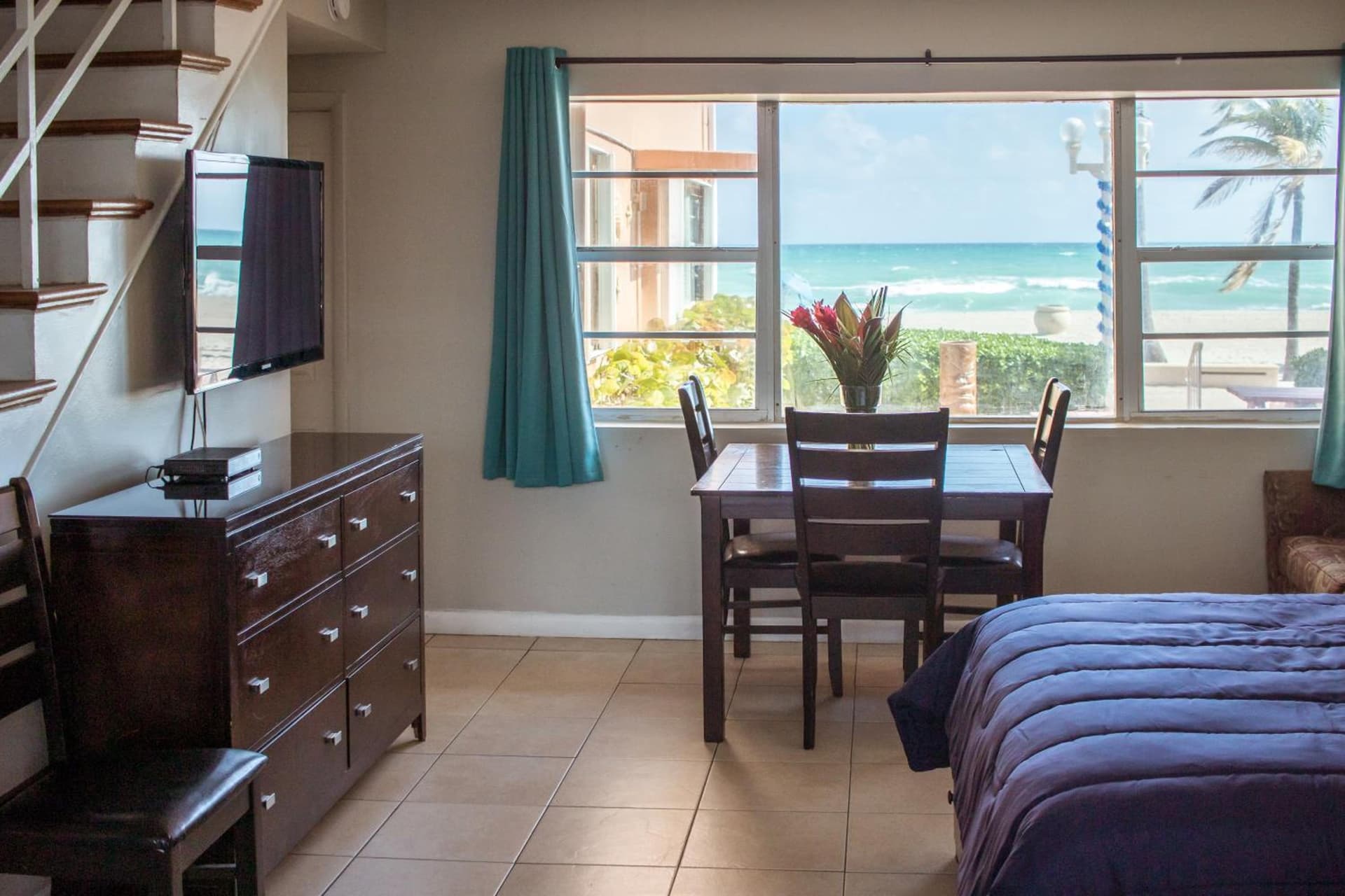 Riptide Oceanfront Hotel gallery photo in Hollywood, FL — image 58