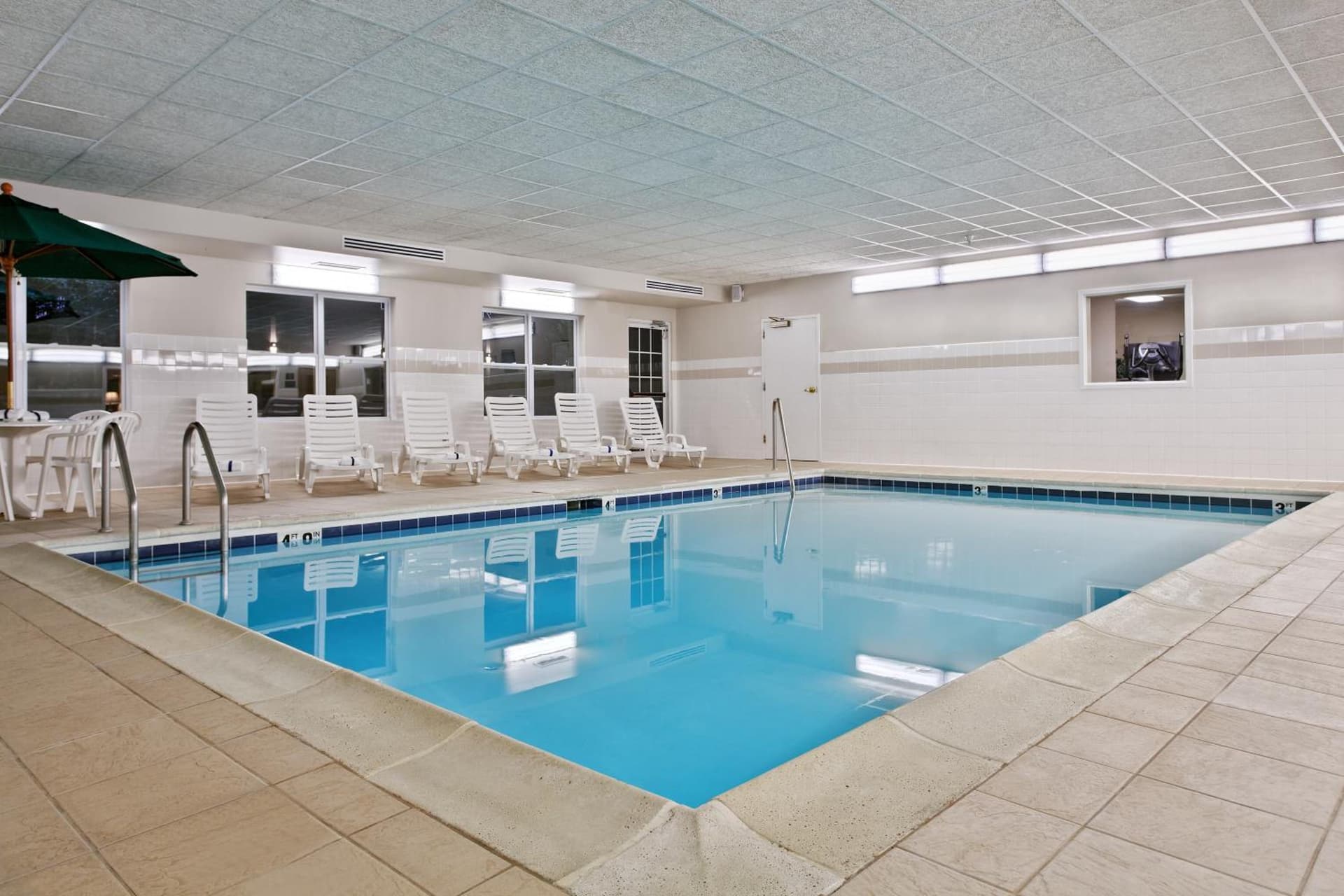 Country Inn & Suites by Radisson, Peoria North, IL gallery photo in Peoria, IL — image 32