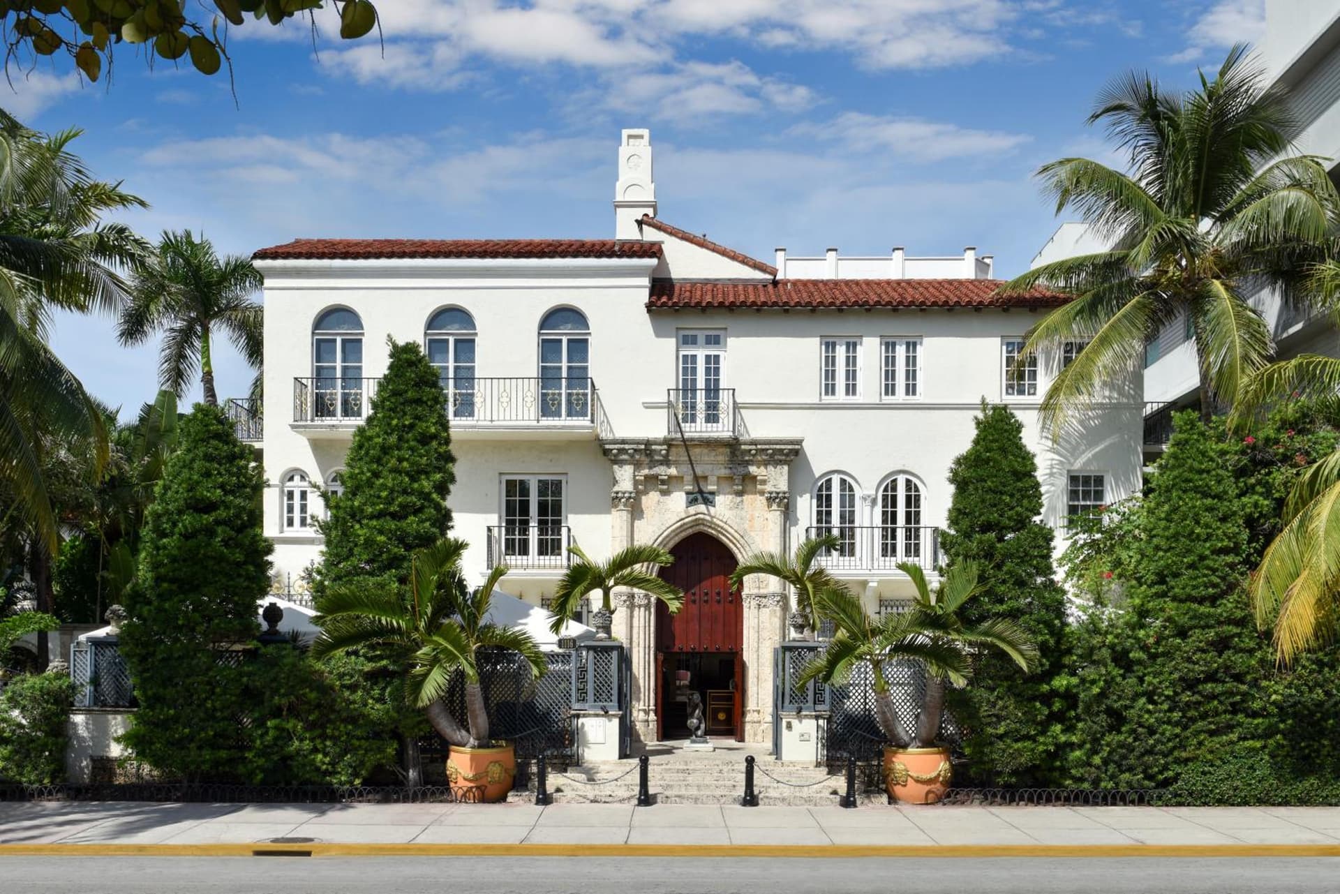 The Villa Casa Casuarina featured exterior or lobby in Miami Beach, FL — similar hotel