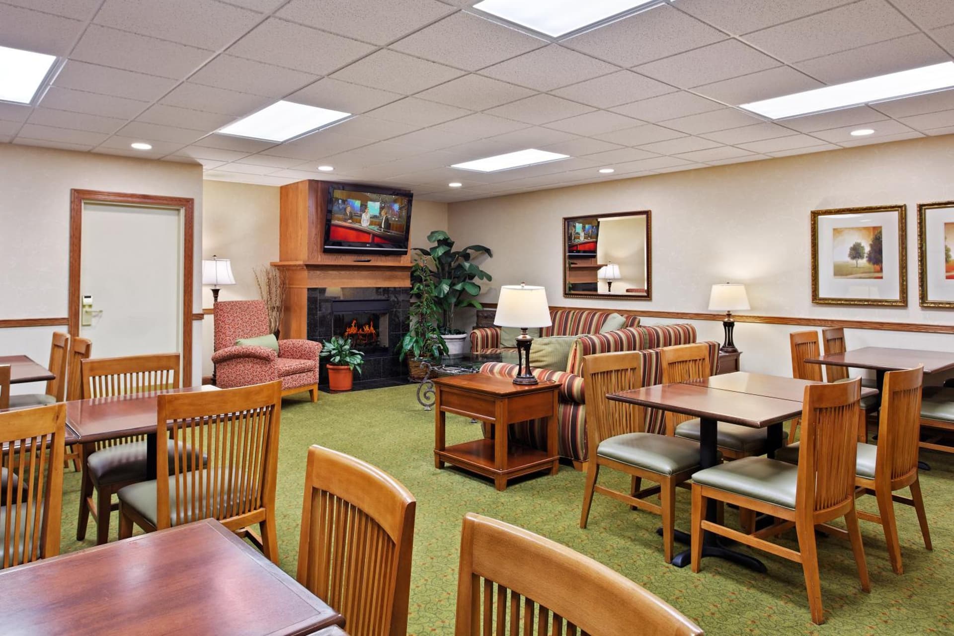 Country Inn & Suites by Radisson, Peoria North, IL gallery photo in Peoria, IL — image 5