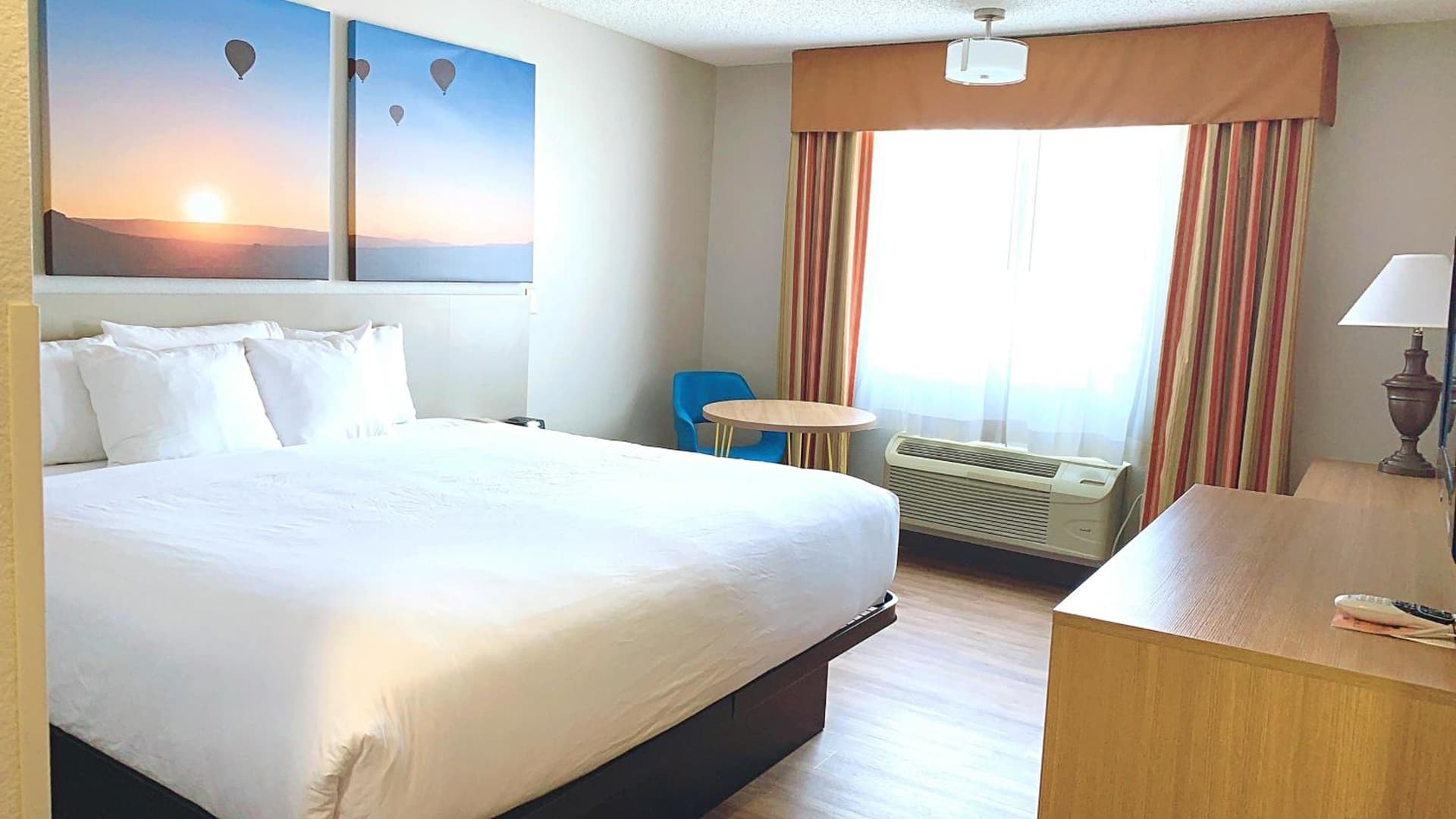 Days Inn by Wyndham Bernalillo gallery photo in Bernalillo, NM — image 18