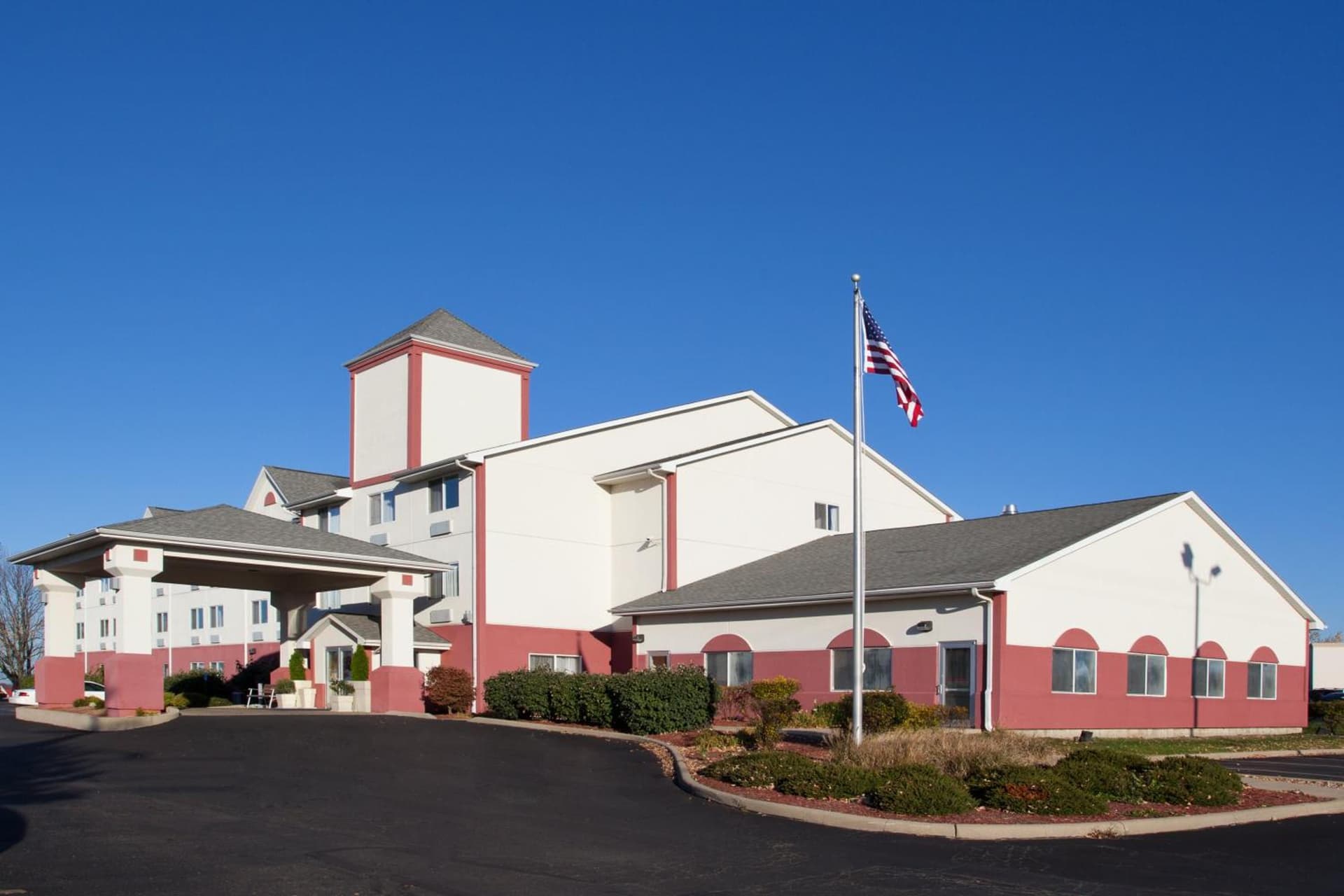 Holiday Inn Express Mt. Vernon by IHG featured exterior or lobby in Mount Vernon, OH — similar hotel