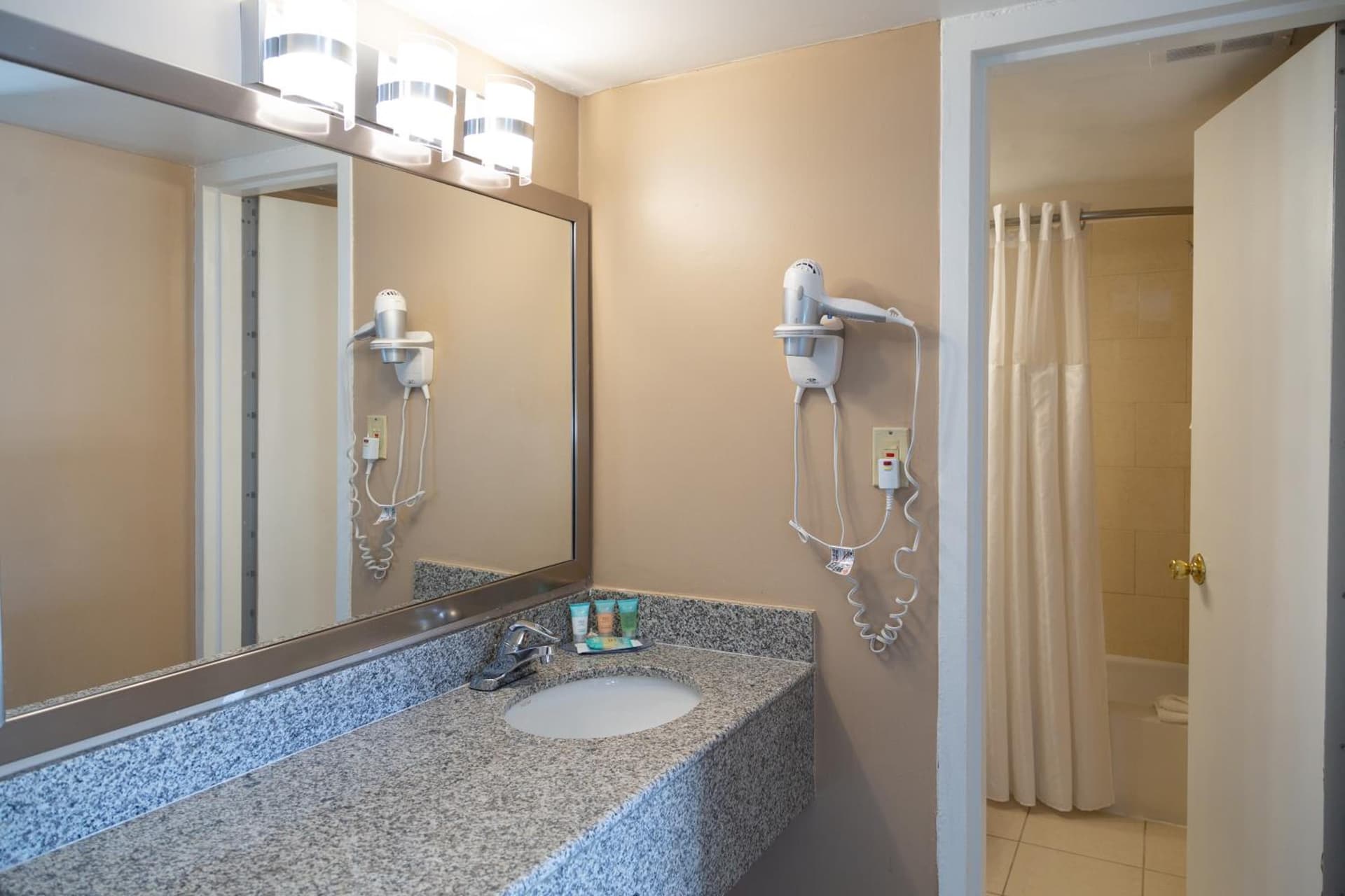 Hotel Pentagon gallery photo in Arlington, VA — image 41