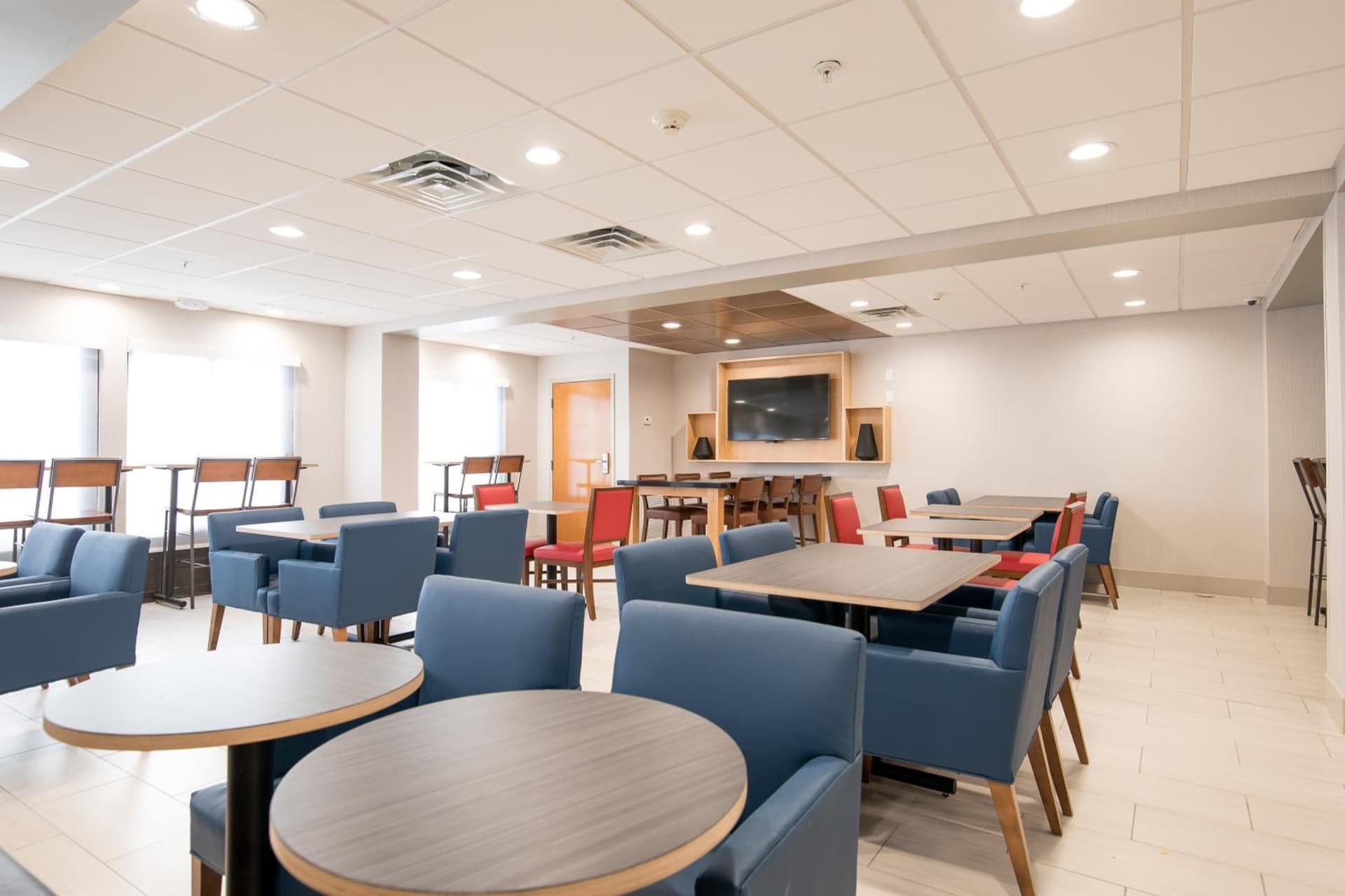 Holiday Inn Express Atlanta-Stone Mountain by IHG property views in Stone Mountain, GA — gallery photo 3