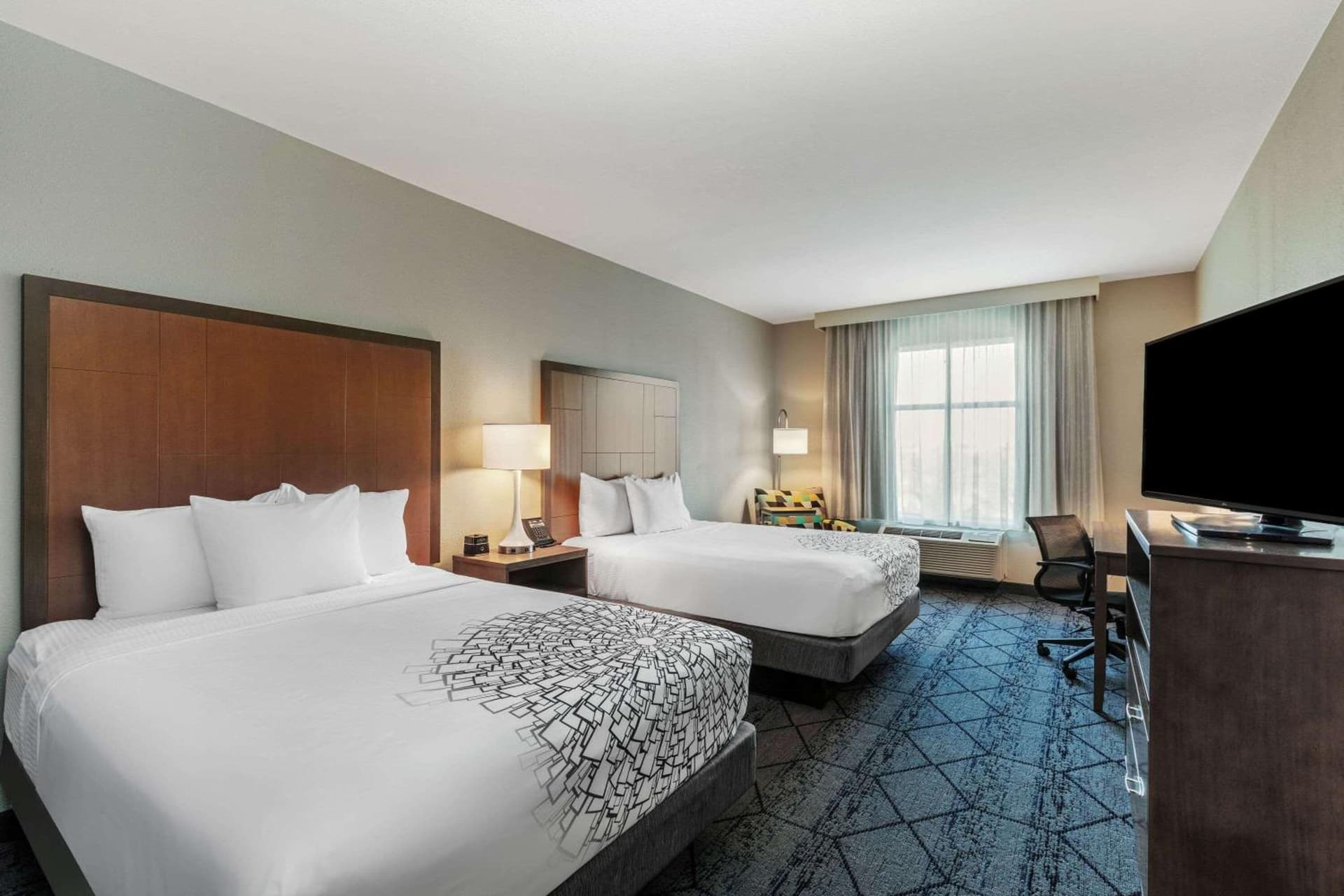 La Quinta Inn & Suites by Wyndham Kansas City Beacon Hill gallery photo in Kansas City, MO — image 18