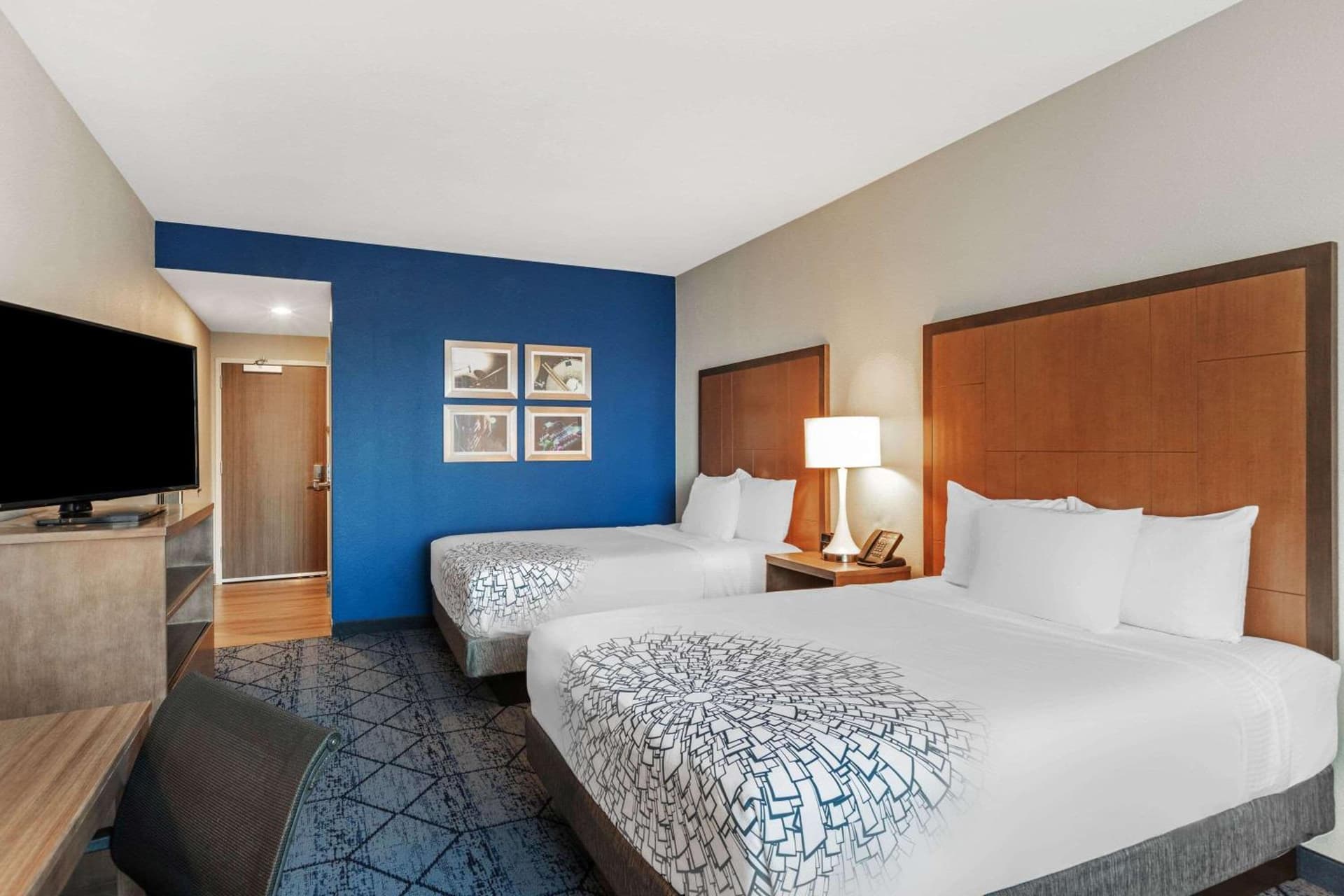 La Quinta Inn & Suites by Wyndham Kansas City Beacon Hill gallery photo in Kansas City, MO — image 19