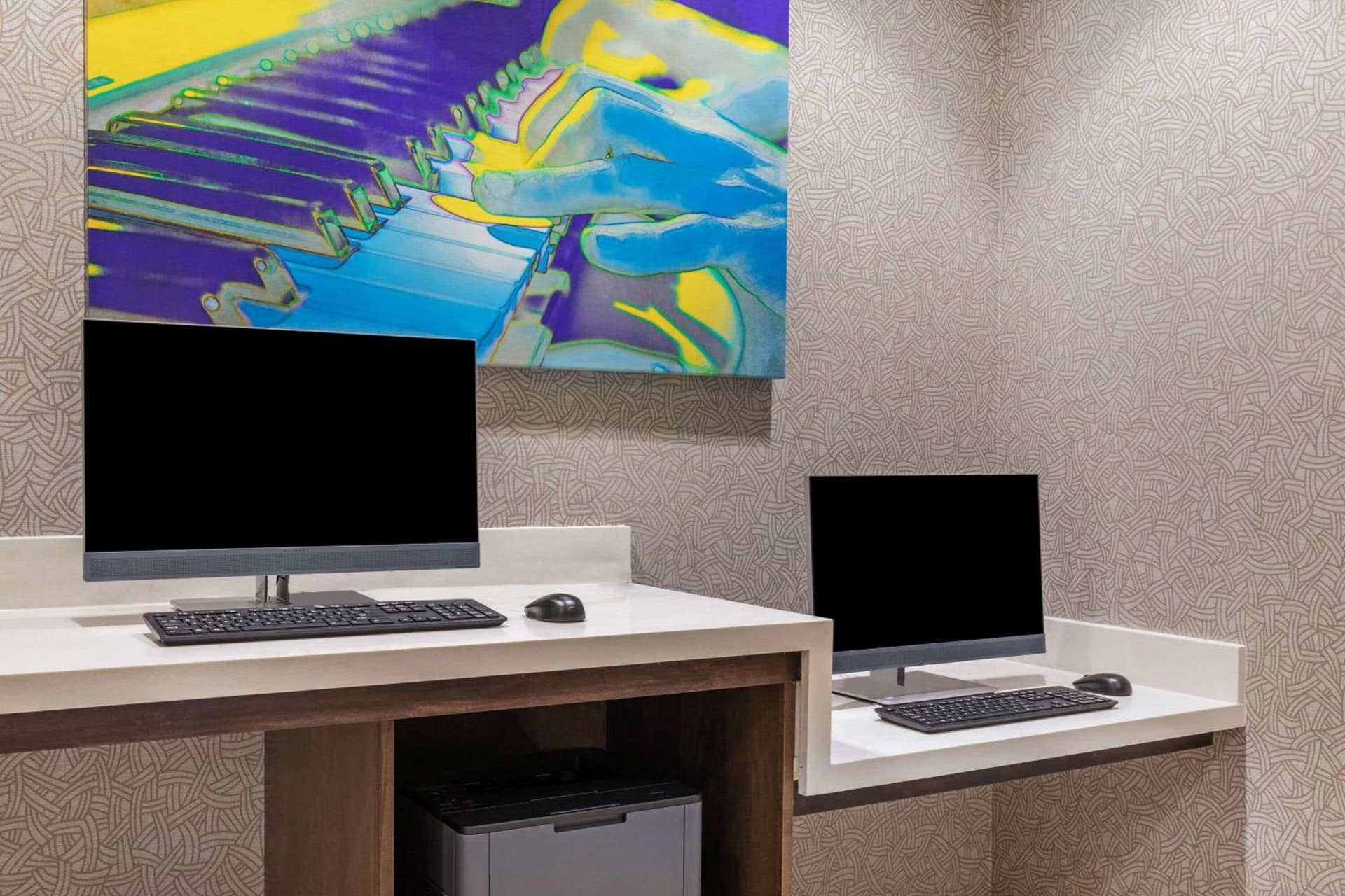 La Quinta Inn & Suites by Wyndham Kansas City Beacon Hill gallery photo in Kansas City, MO — image 16