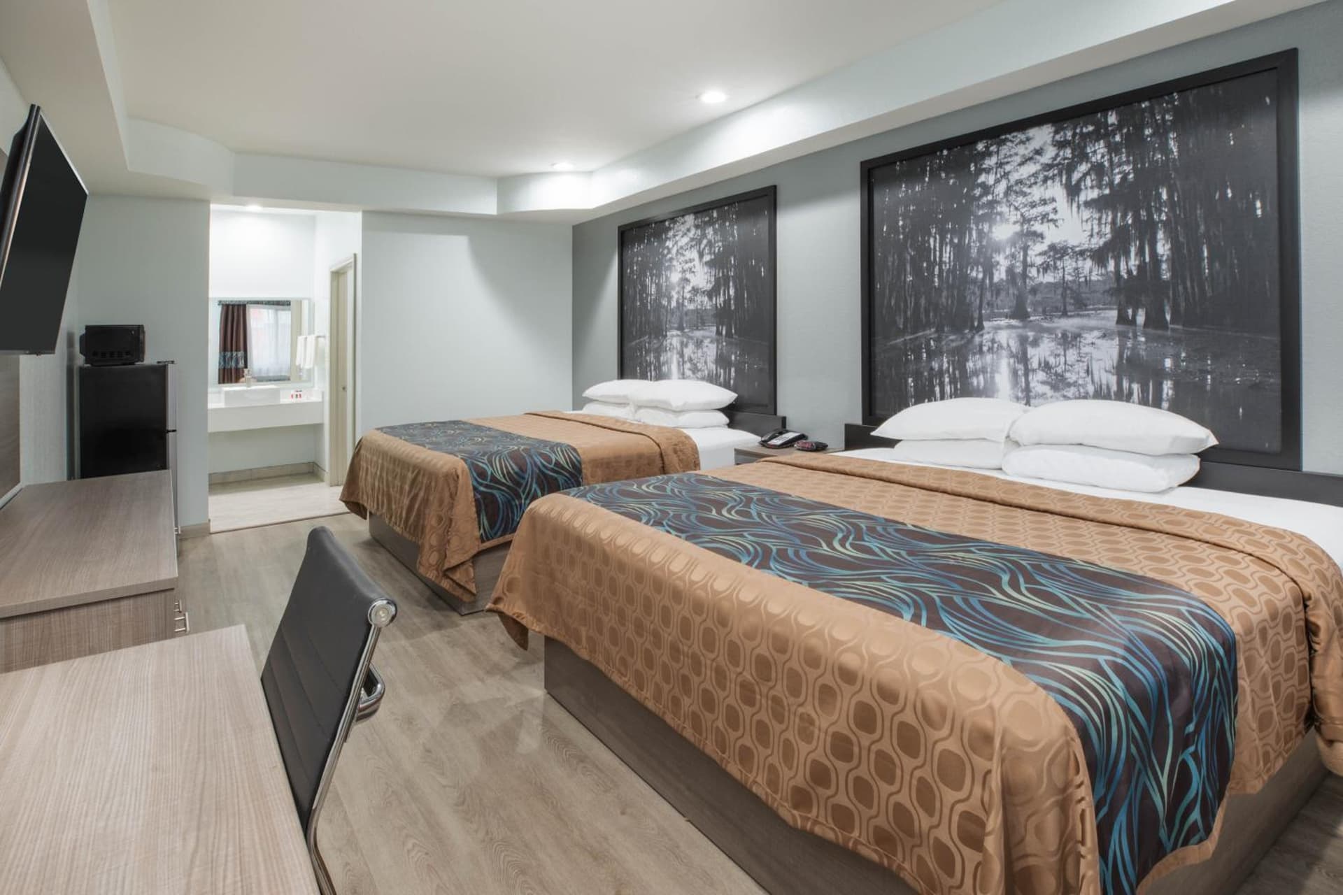 Super 8 by Wyndham Humble Houston Fallcreek interior in Humble, TX — gallery photo 2