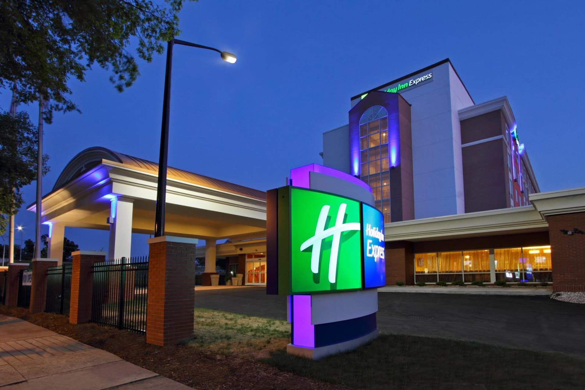 Holiday Inn Express Augusta Downtown by IHG featured exterior or lobby in Augusta, GA — similar hotel