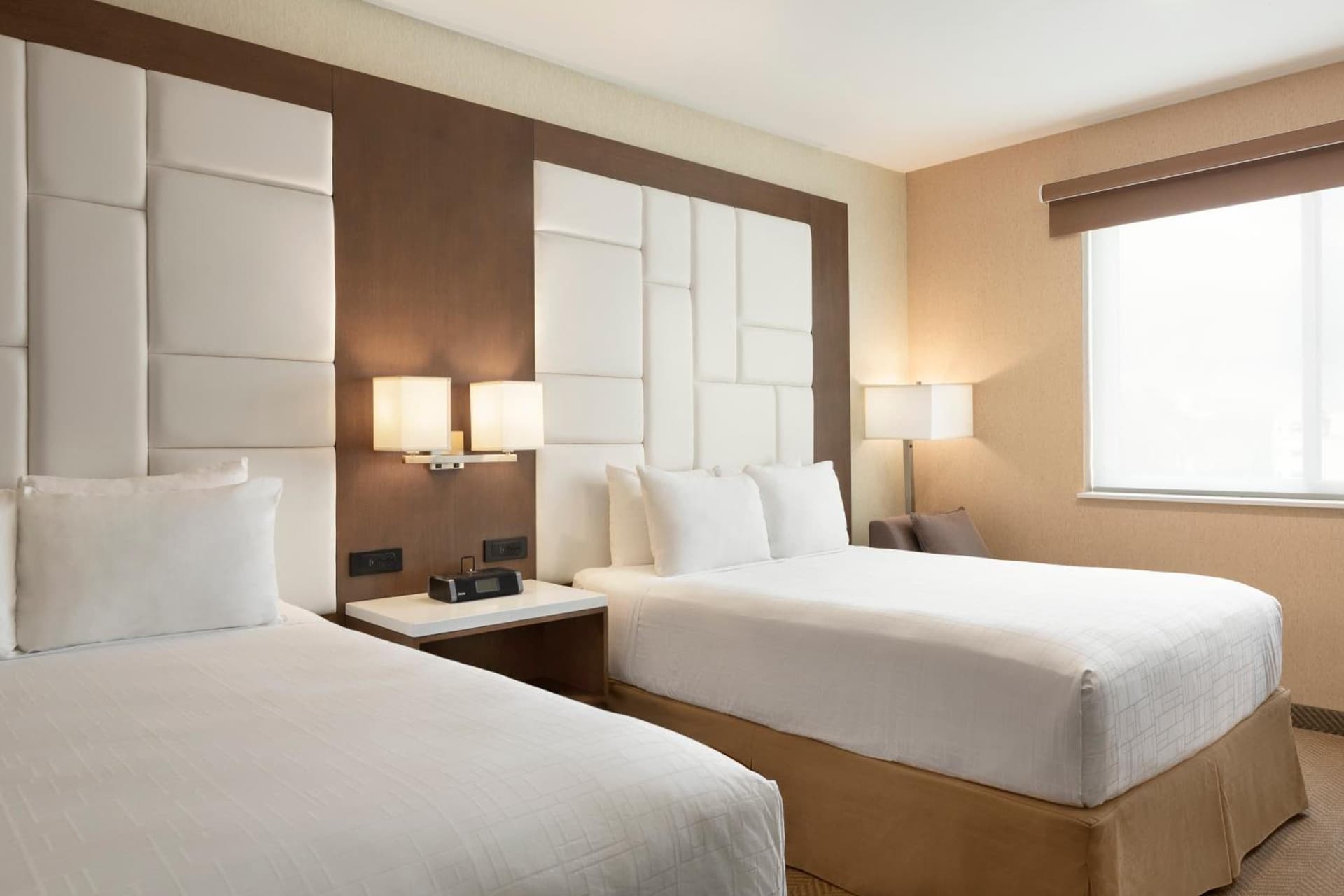 Wyndham Anaheim gallery photo in Anaheim, CA — image 96