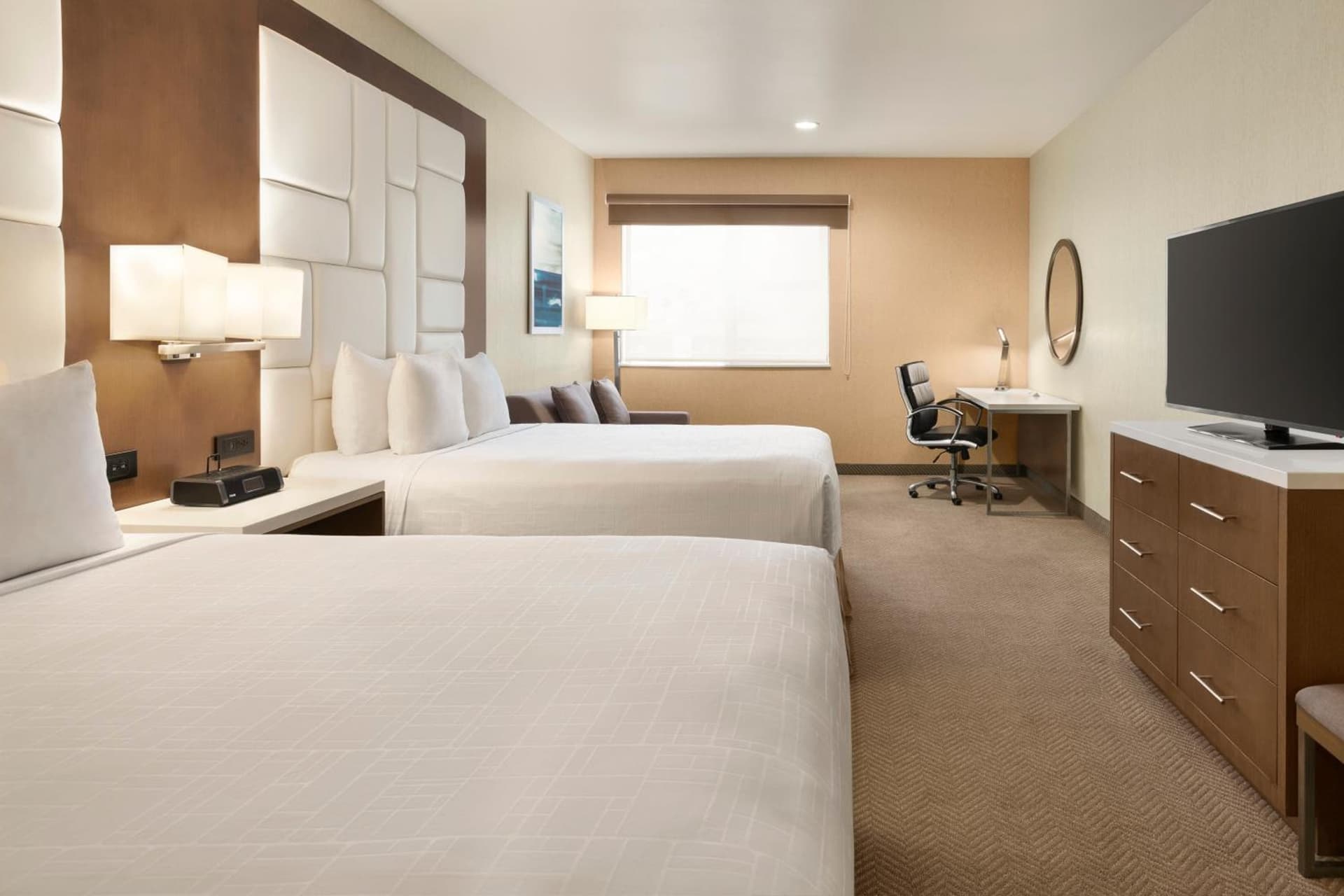 Wyndham Anaheim gallery photo in Anaheim, CA — image 106