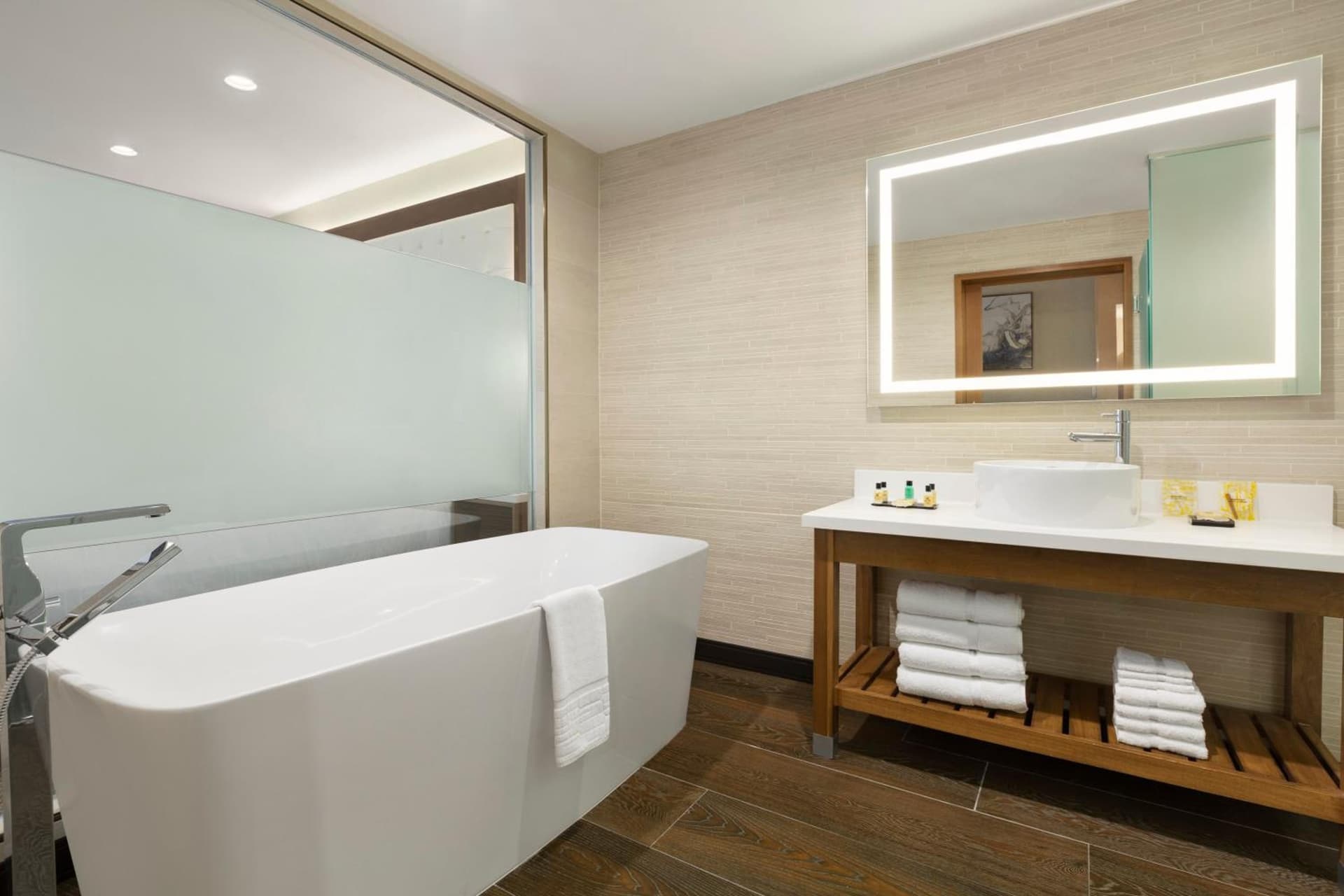 Wyndham Anaheim gallery photo in Anaheim, CA — image 20
