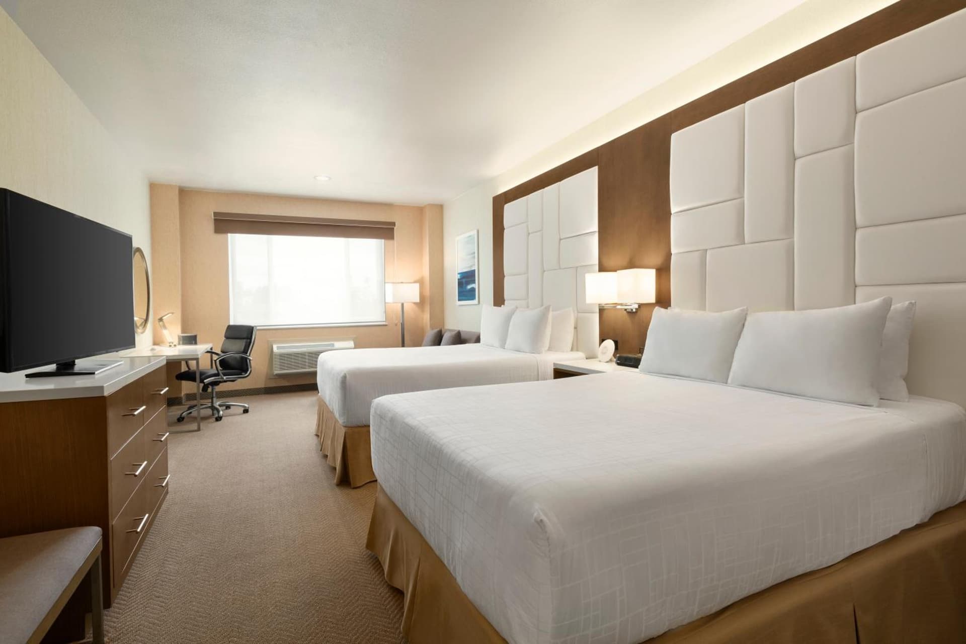Wyndham Anaheim gallery photo in Anaheim, CA — image 110