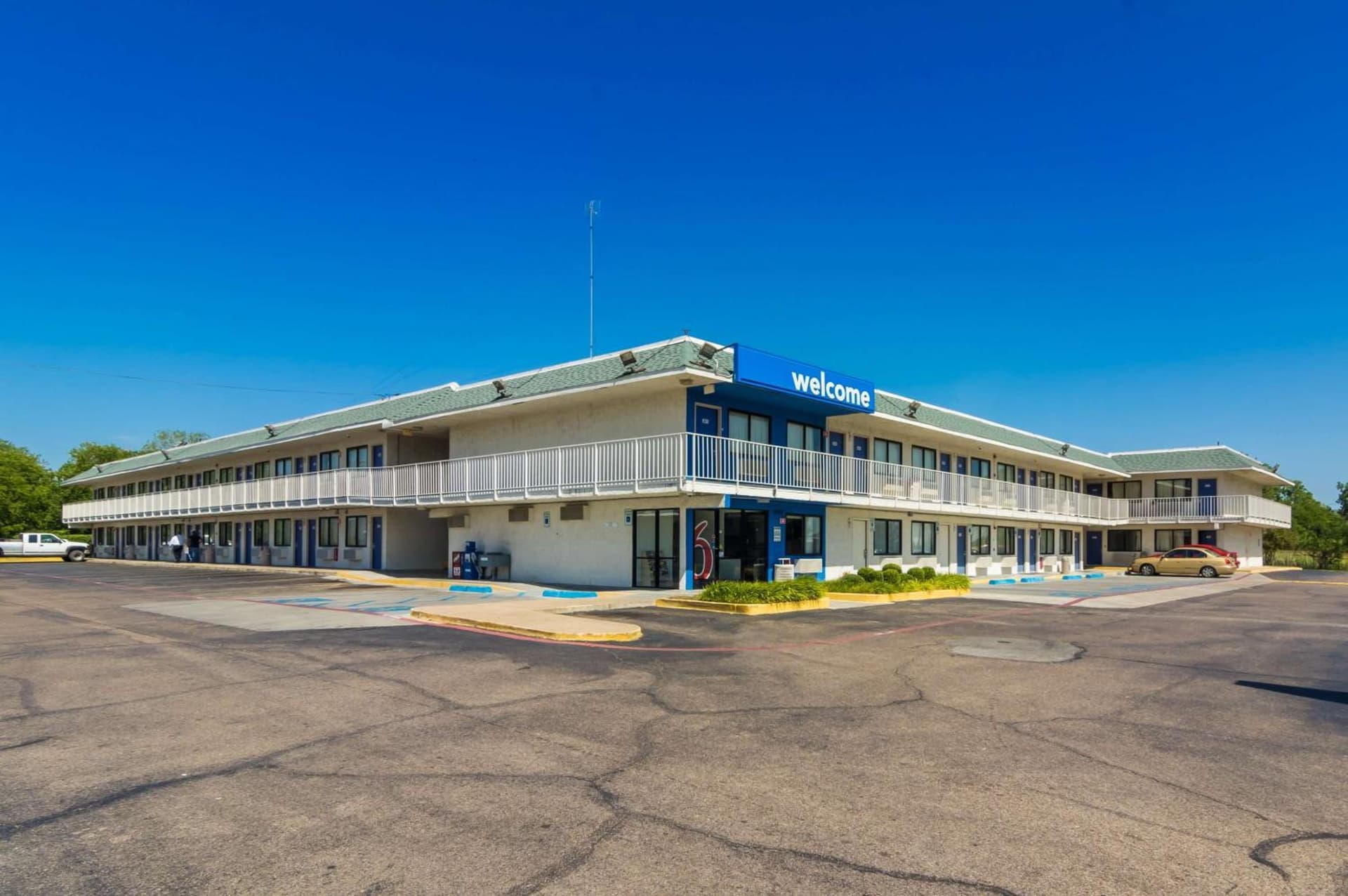 Motel 6-Bellmead, TX - Waco property views in Bellmead, TX — gallery photo 3