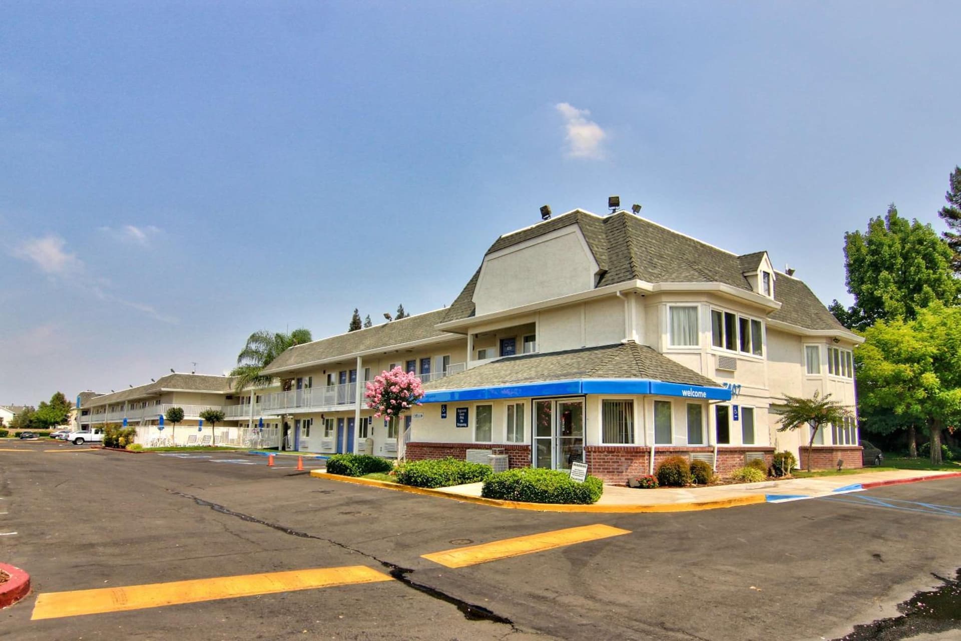 Motel 6-Sacramento, CA - South Sacramento and Elk Grove property views in Sacramento, CA — gallery photo 3