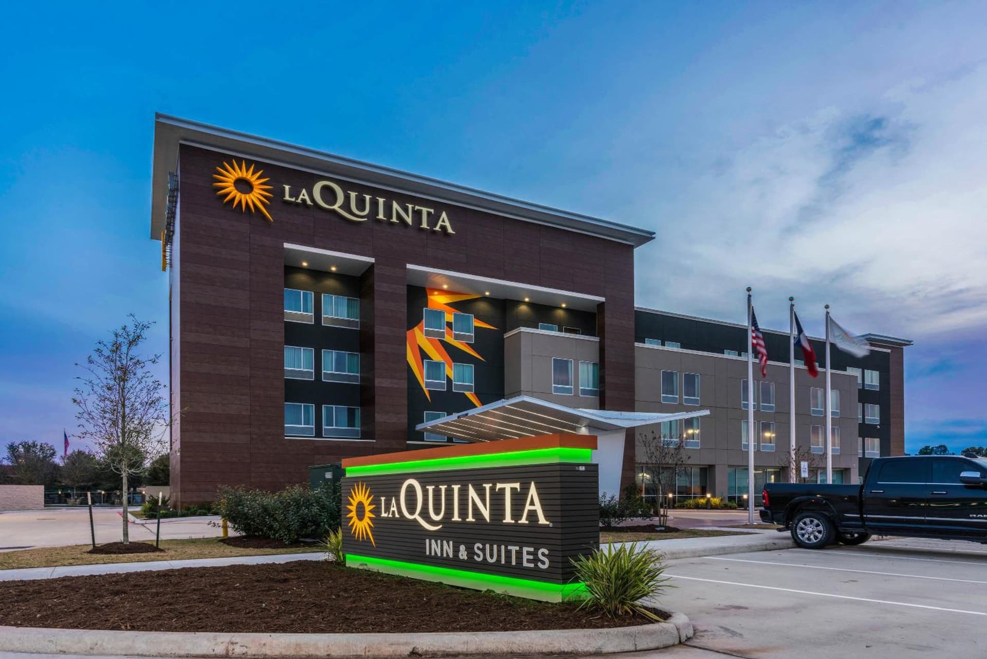 La Quinta Inn and Suites by Wyndham Houston Spring South featured exterior or lobby in Spring, TX — similar hotel