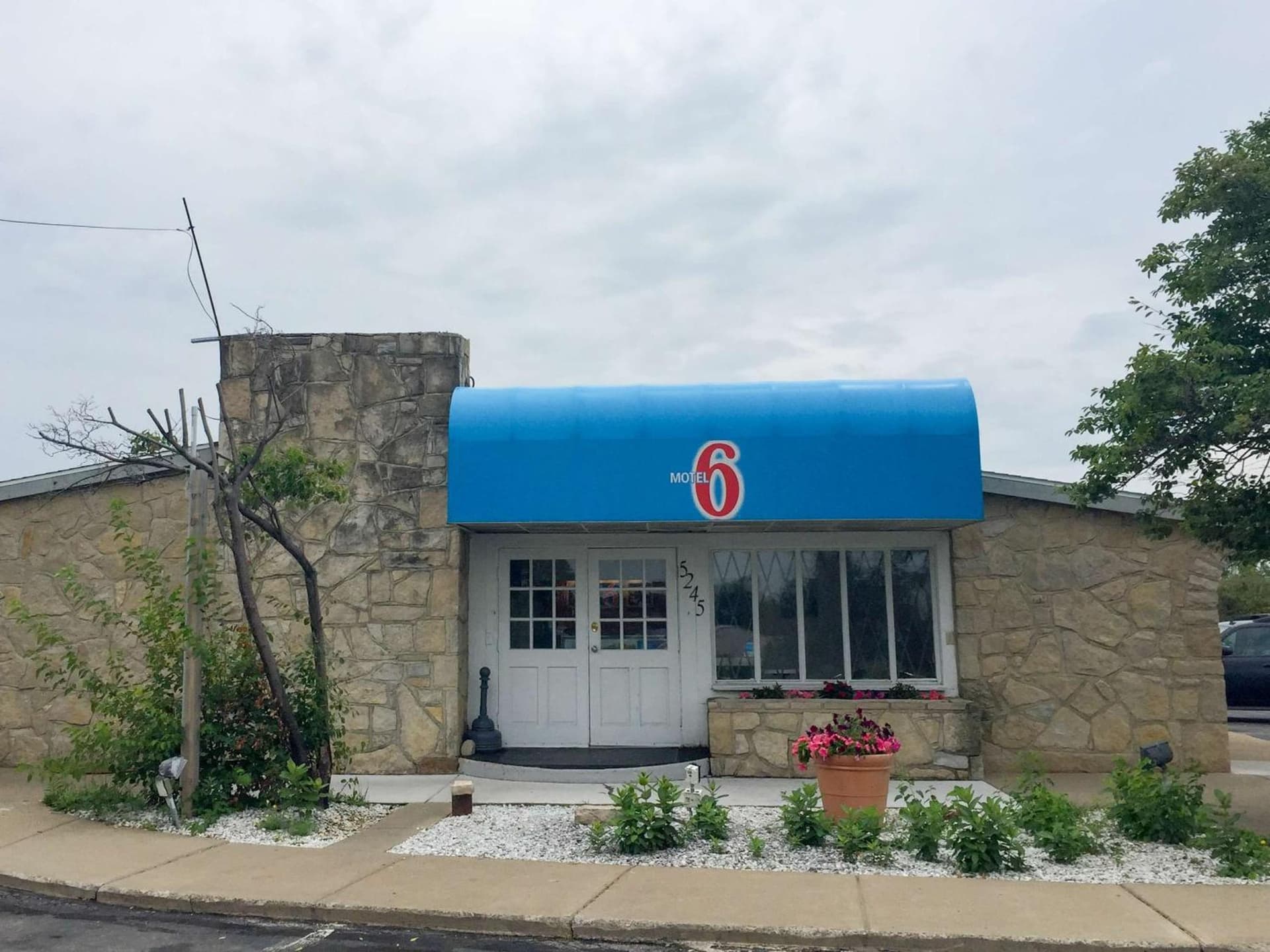 Motel 6-Hamburg, NY featured exterior or lobby in Hamburg, NY — similar hotel