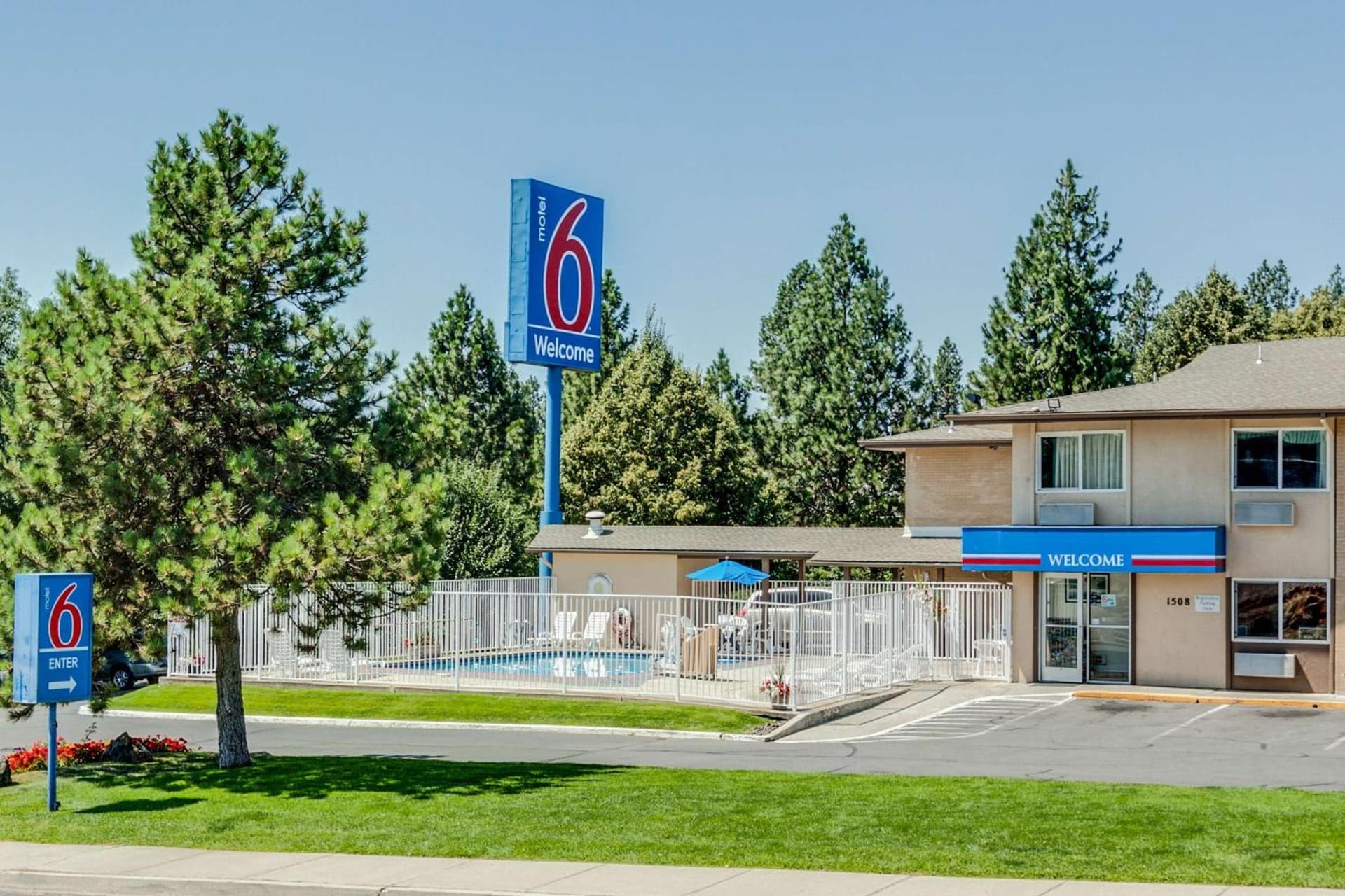 Motel 6-Spokane, WA - West featured exterior or lobby in Spokane, WA — similar hotel