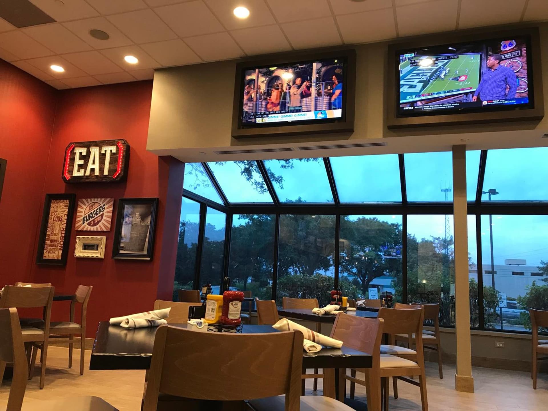 Holiday Inn & Suites Chicago-Carol Stream Wheaton by IHG gallery photo in Carol Stream, IL — image 49