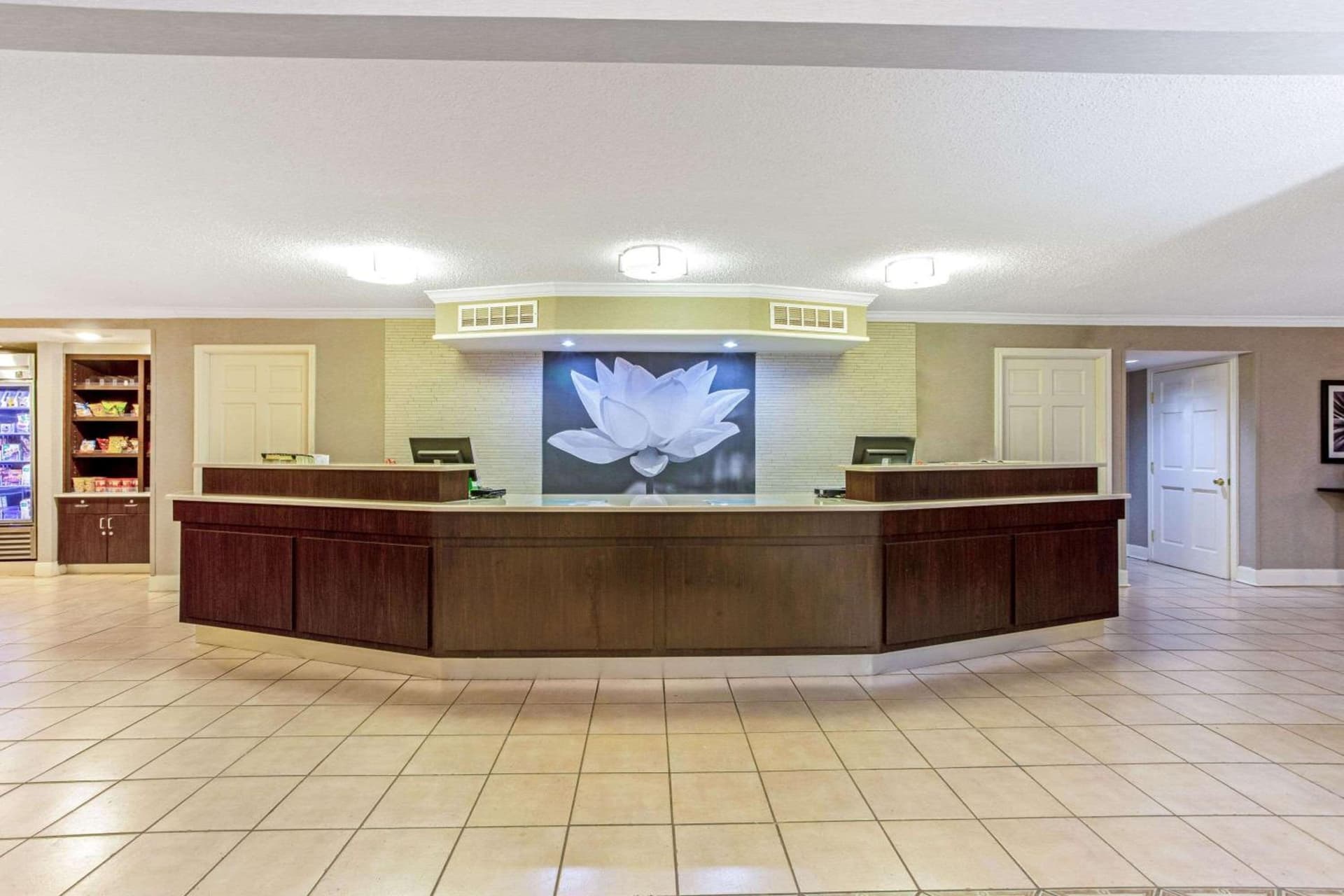 La Quinta Inn by Wyndham and Conference Center San Angelo gallery photo in San Angelo, TX — image 23