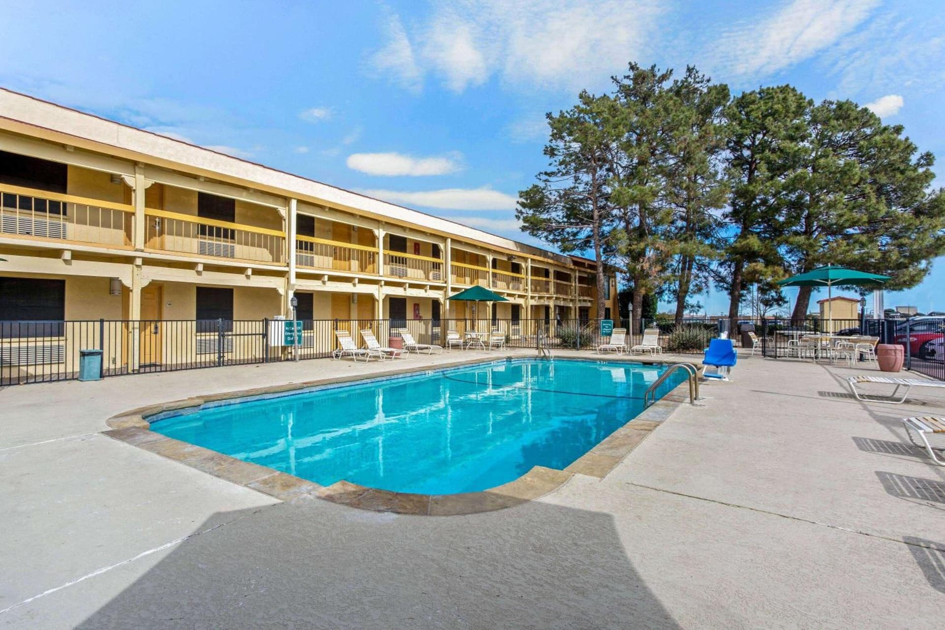 La Quinta Inn by Wyndham and Conference Center San Angelo gallery photo in San Angelo, TX — image 56