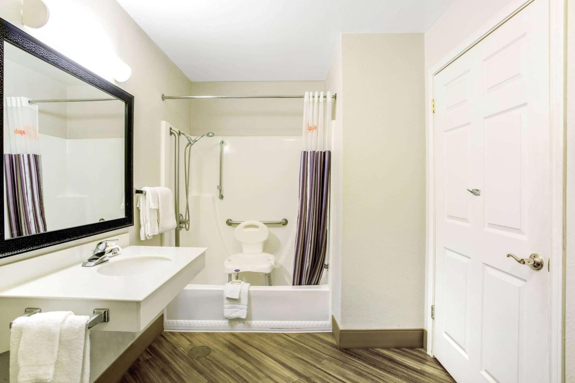 La Quinta Inn by Wyndham and Conference Center San Angelo gallery photo in San Angelo, TX — image 50