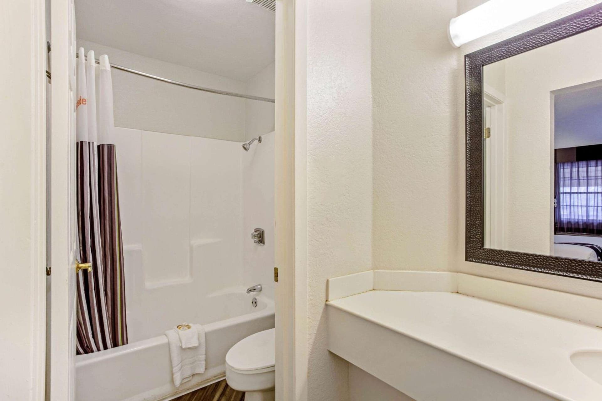 La Quinta Inn by Wyndham and Conference Center San Angelo gallery photo in San Angelo, TX — image 53