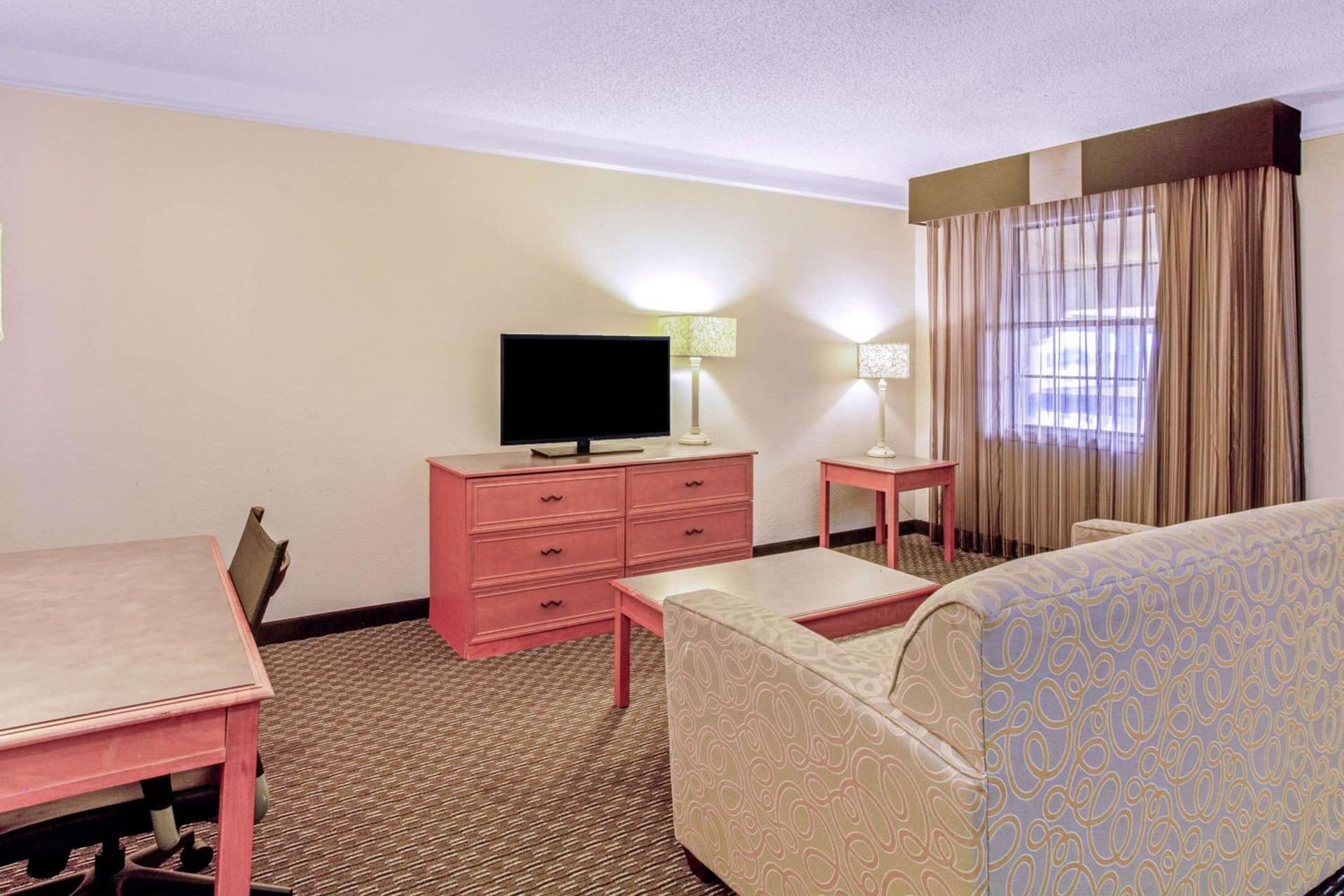 La Quinta Inn by Wyndham and Conference Center San Angelo gallery photo in San Angelo, TX — image 24